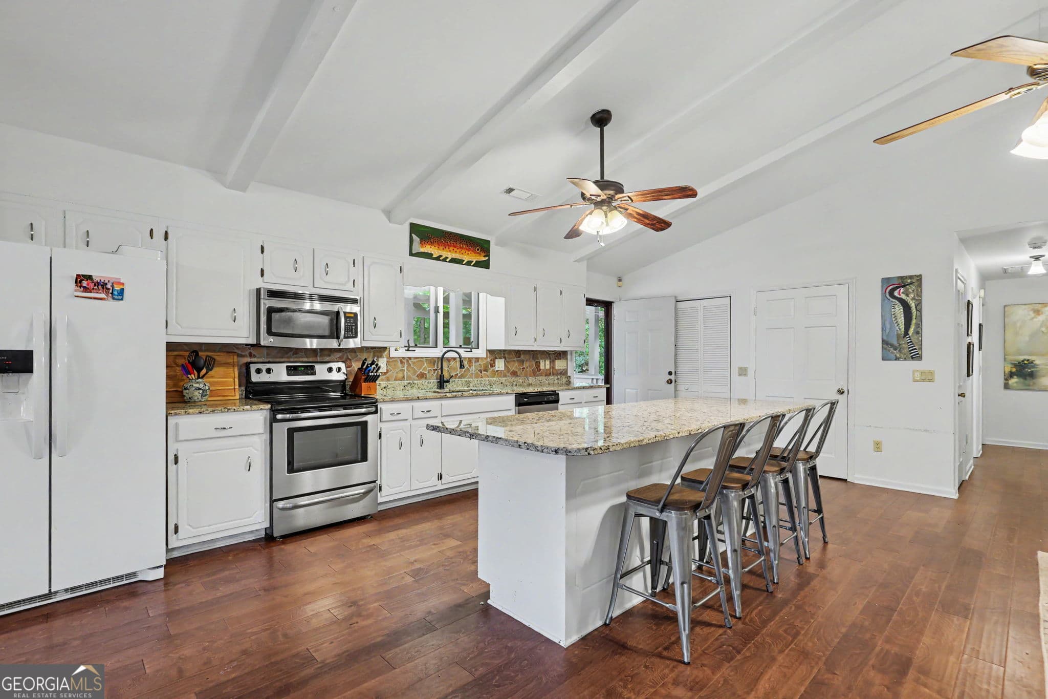 5 bedroom, 4 bathroom, 3,940 sq ft single family residence for sale at 922 Burton Mountain Road, Clarkesville, GA 30523 — photo 4