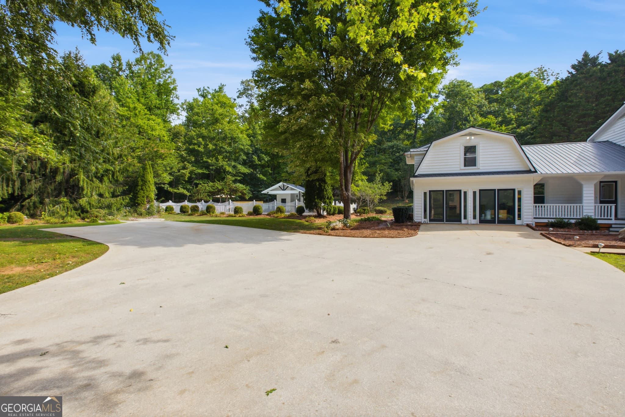 5 bedroom, 5 bathroom, 3,867 sq ft single family residence for sale at 2336 Fred Pitts Road, Clarkesville, GA 30523 — photo 6
