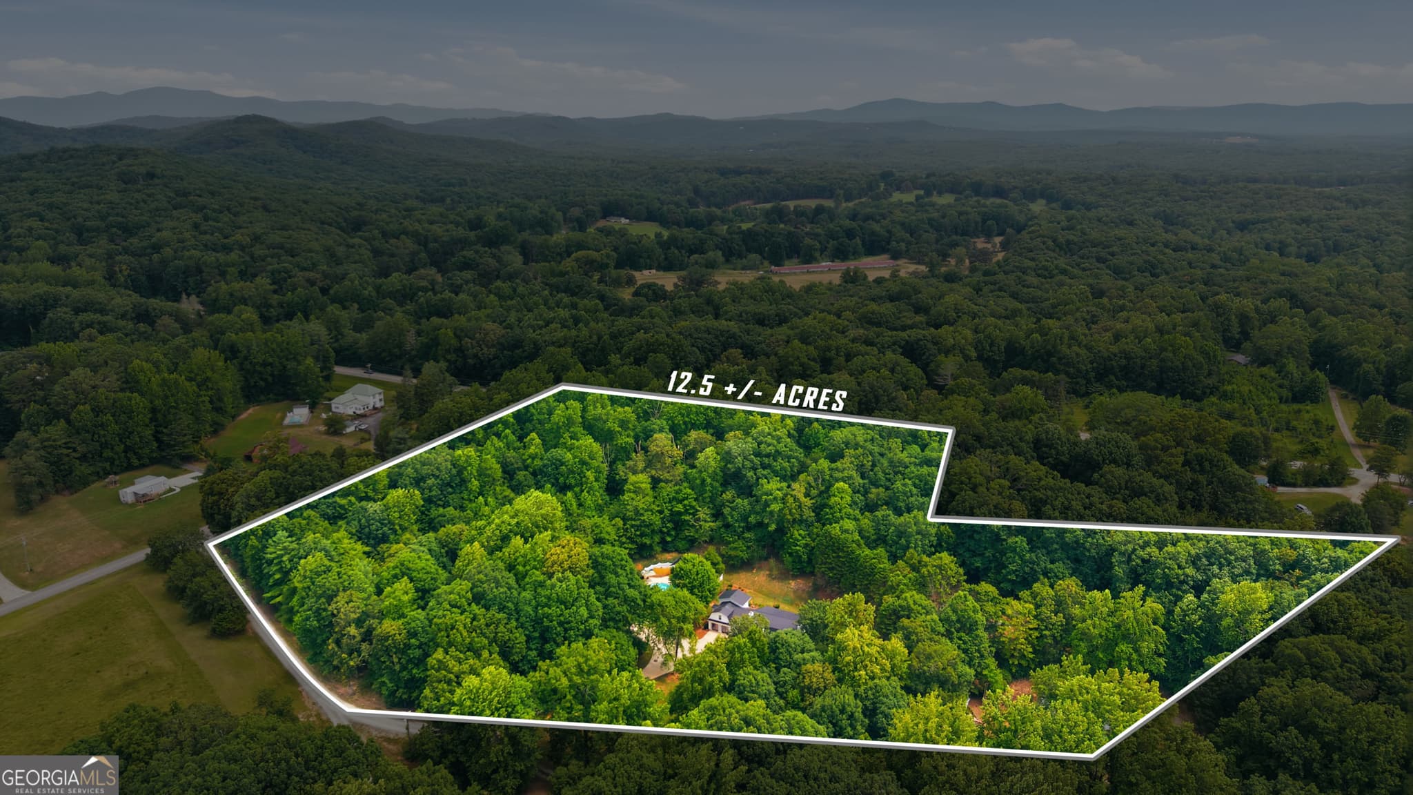 5 bedroom, 5 bathroom, 3,867 sq ft single family residence for sale at 2336 Fred Pitts Road, Clarkesville, GA 30523 — photo 3