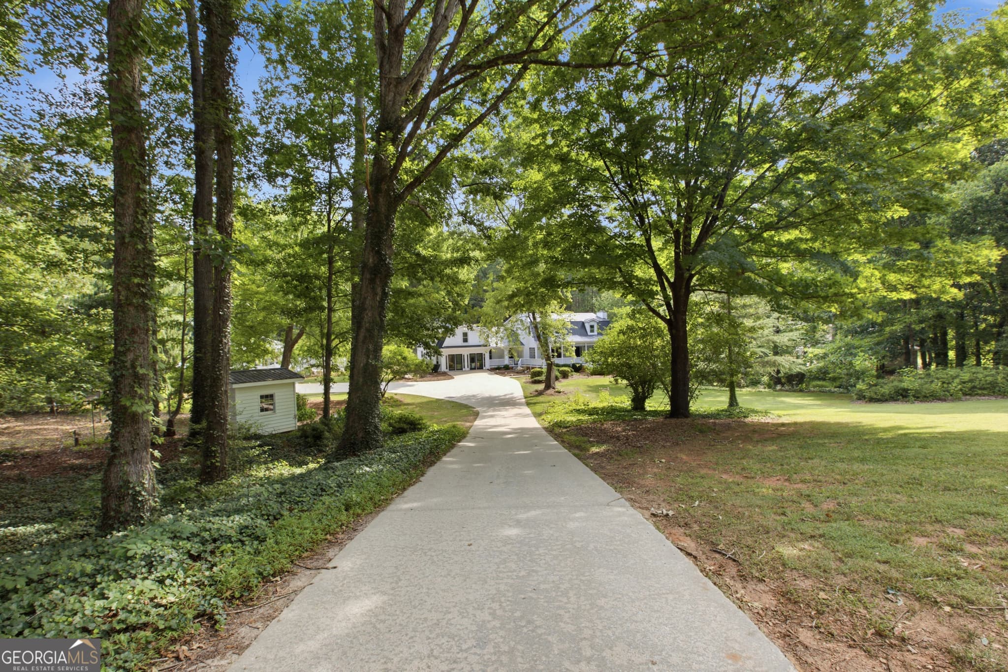 5 bedroom, 5 bathroom, 3,867 sq ft single family residence for sale at 2336 Fred Pitts Road, Clarkesville, GA 30523 — photo 5