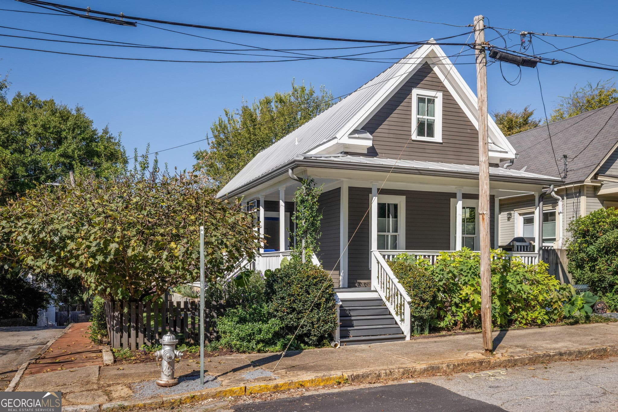 3 bedroom, 3.5 bathroom, 2,428 sq ft single family residence for sale at 606 Pickett Street, Atlanta, GA 30316 — photo 2