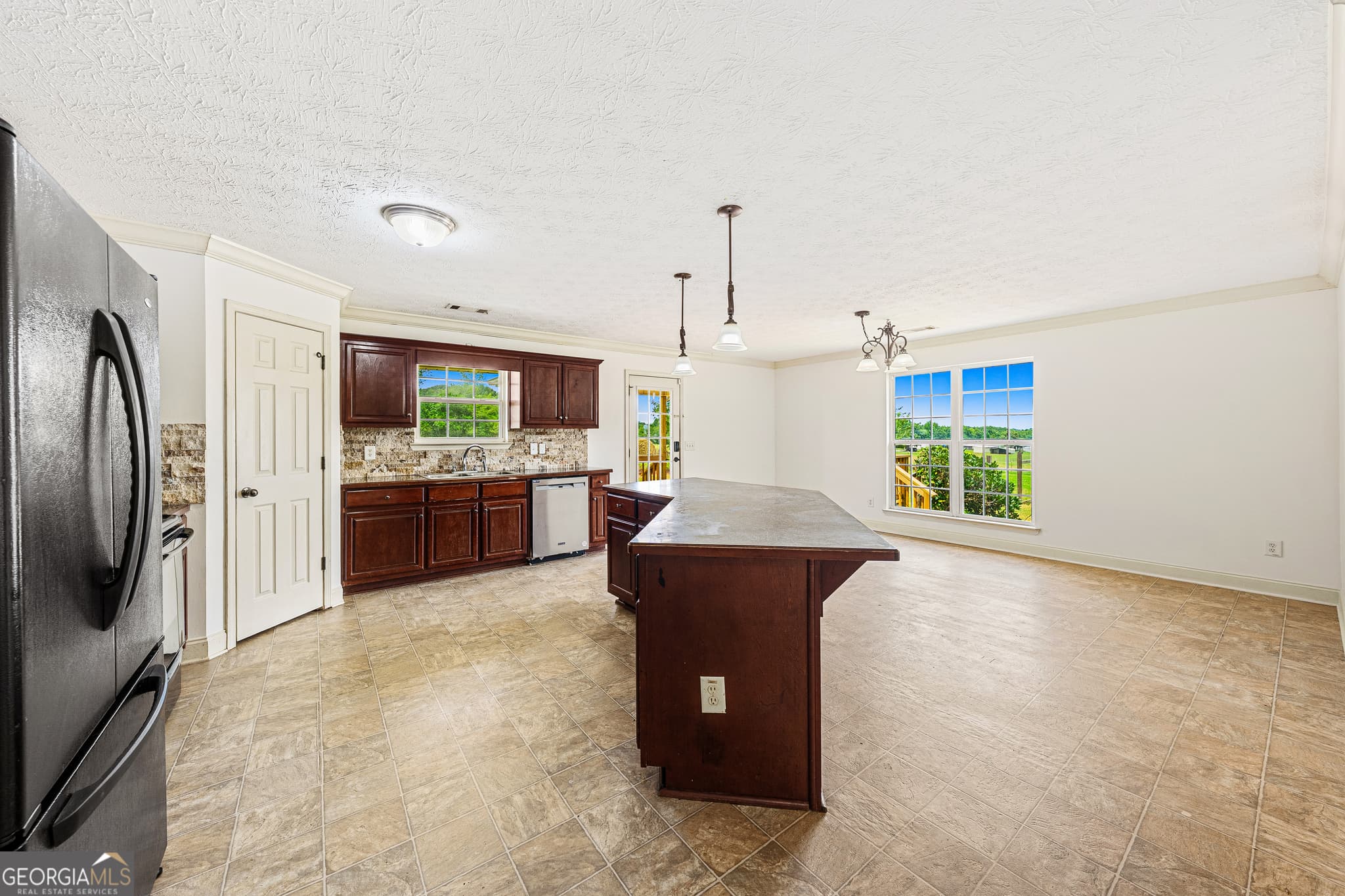 5 bedroom, 2 bathroom, 2,841 sq ft single family residence for sale at 3030 Pulliam Mill Road, Dewy Rose, GA 30634 — photo 4