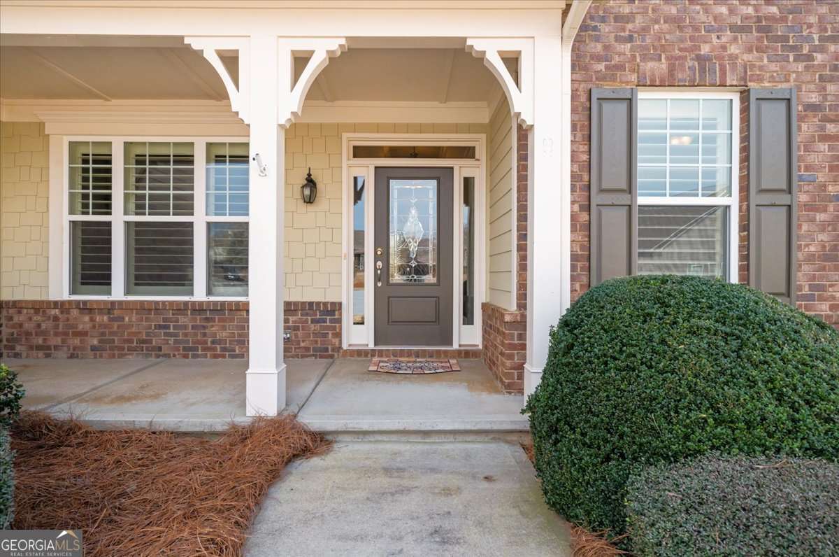 3 bedroom, 3.5 bathroom, 5,056 sq ft single family residence under contract at 3411 Red Tip Landing, Gainesville, GA 30504 — photo 4