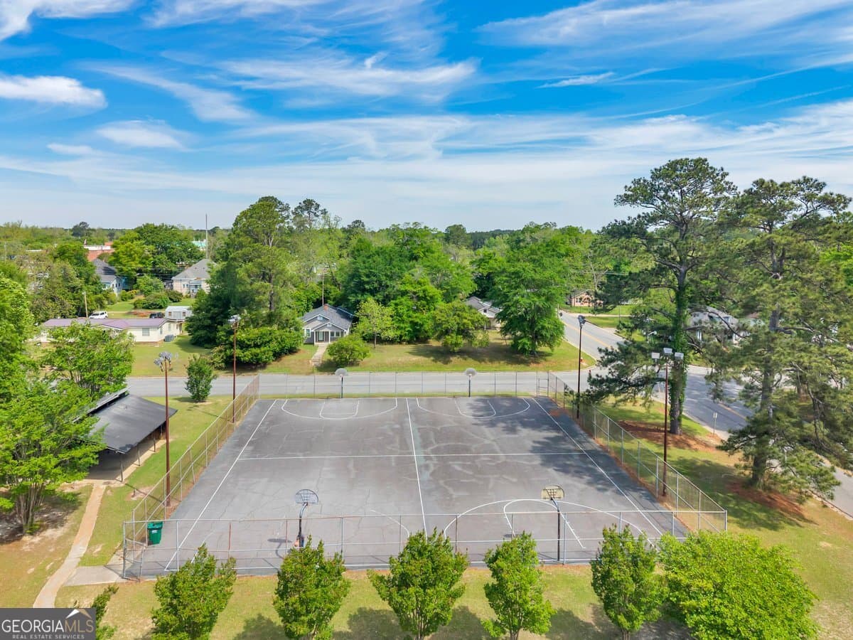 3 bedroom, 2 bathroom, 1,072 sq ft single family residence for sale at 211 E 5th Avenue, Cordele, GA 31015 — photo 8