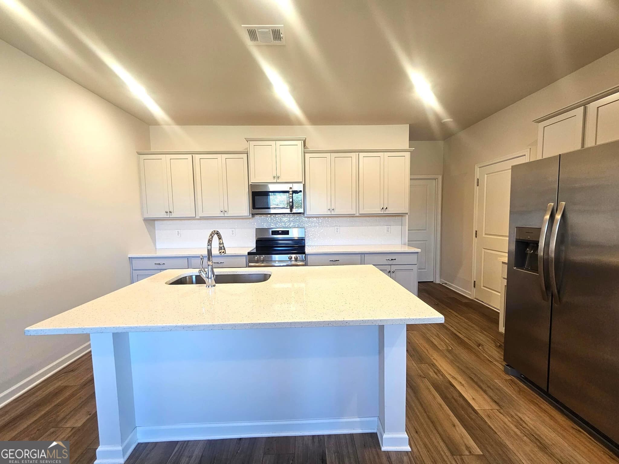 3 bedroom, 2.5 bathroom, 1,814 sq ft townhouse for rent at 16 Russet Way, Newnan, GA 30263 for $2,500 a month — photo 6