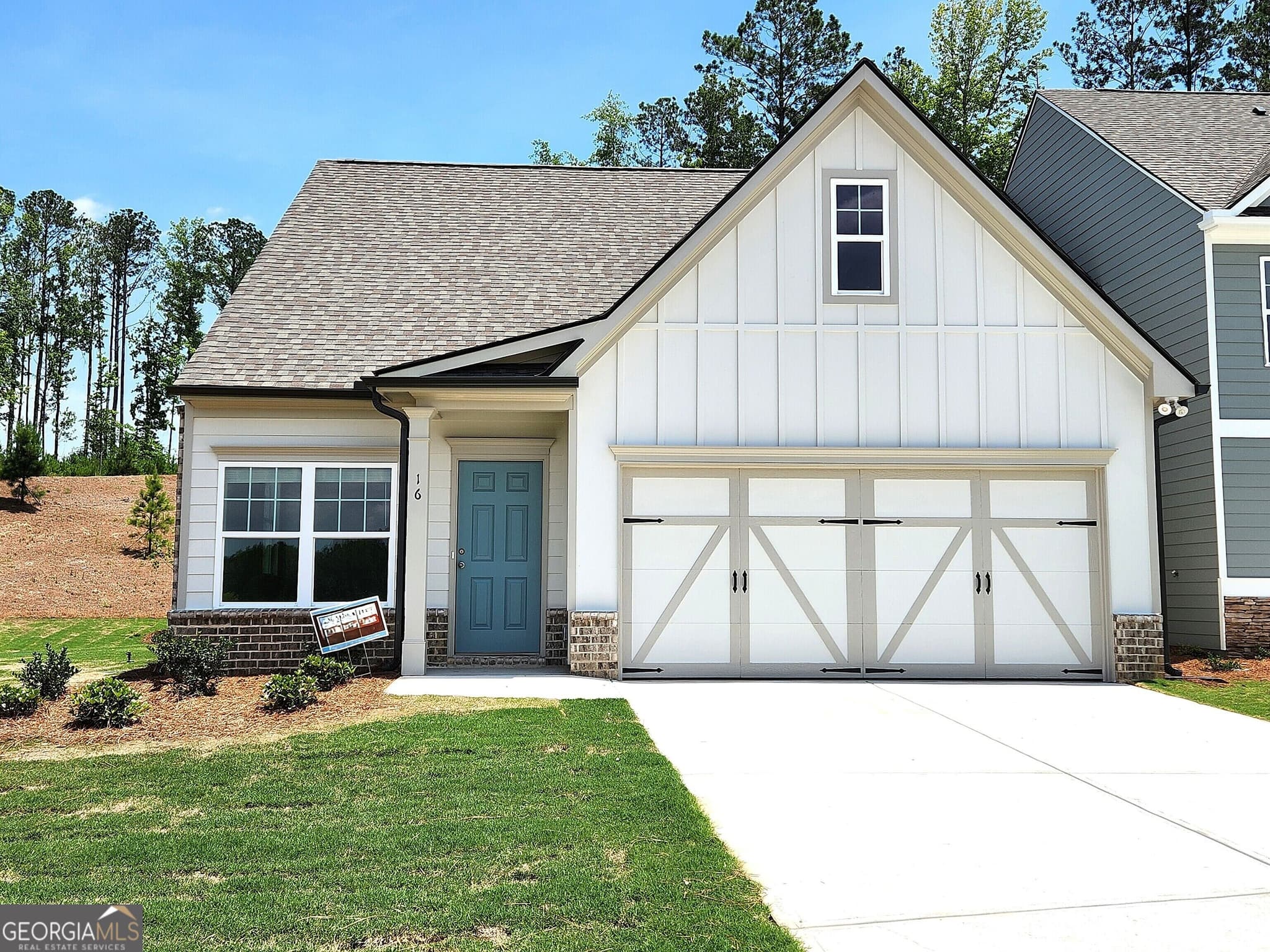3 bedroom, 2.5 bathroom, 1,814 sq ft townhouse for rent at 16 Russet Way, Newnan, GA 30263 for $2,500 a month — photo 1 of 19