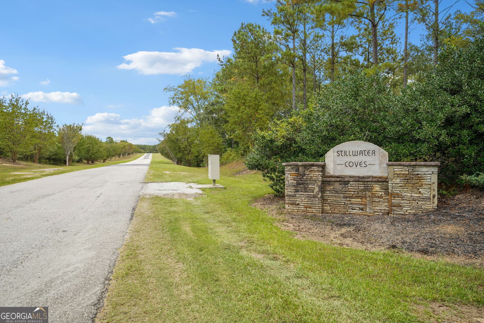 4 bedroom, 3 bathroom, 1,982 sq ft single family residence for sale at 1377 Winding Ridge Drive, Tignall, GA 30668 — photo 2