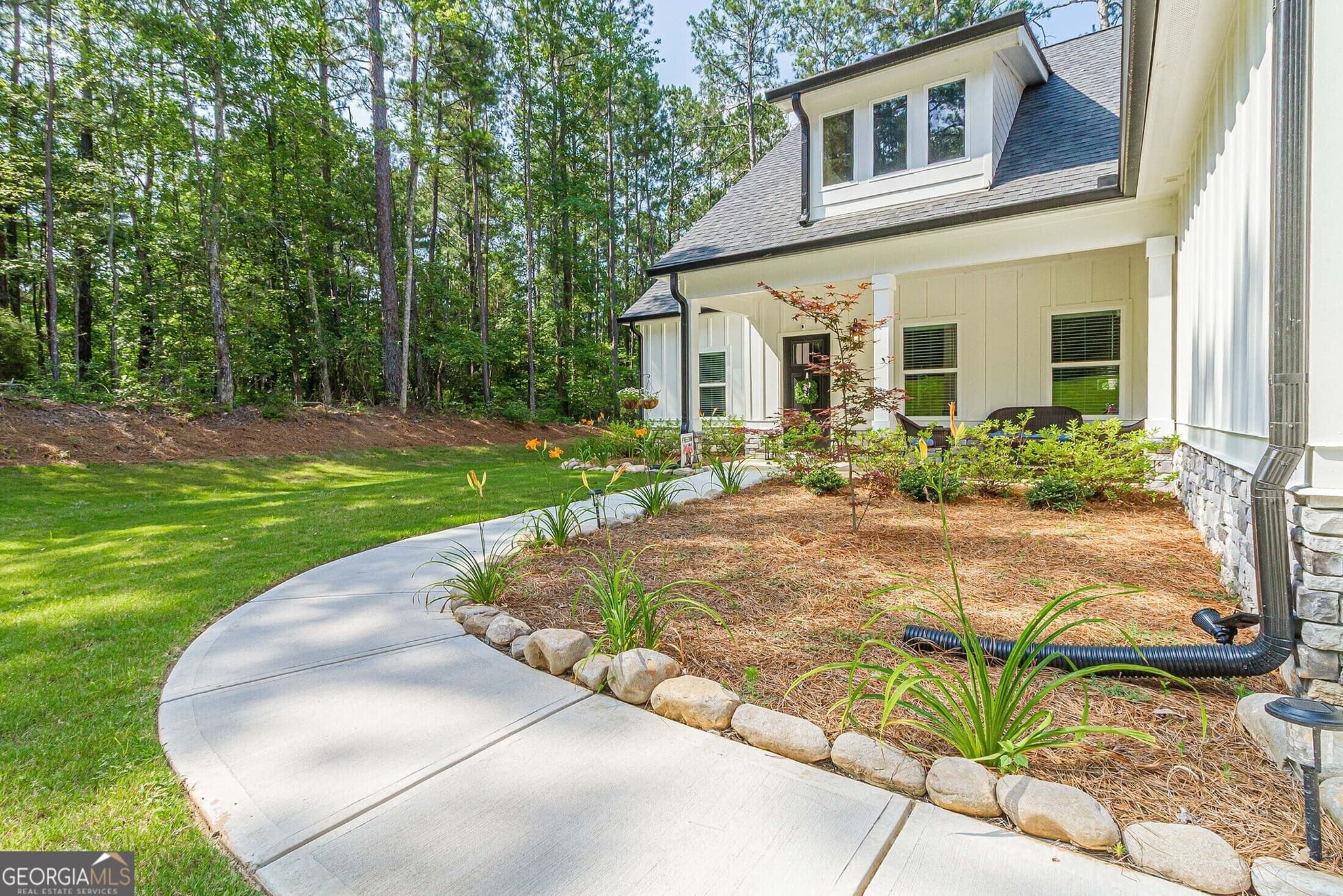 4 bedroom, 3 bathroom, 2,145 sq ft single family residence for sale at 84 Swallow Court, Monticello, GA 31064 — photo 2