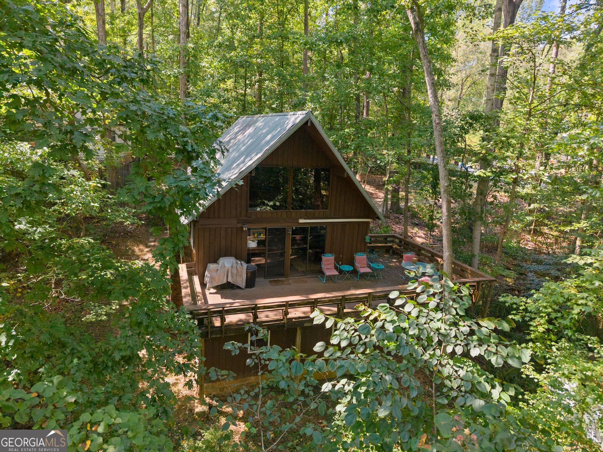 2 bedroom, 1 bathroom, 825 sq ft cabin,single family residence under contract at 302 Normandy Trail, Lavonia, GA 30553 — photo 3