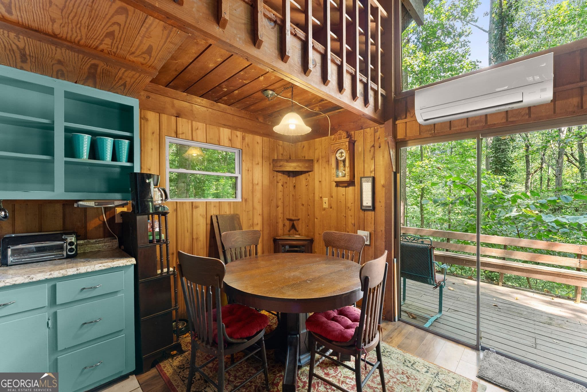 2 bedroom, 1 bathroom, 825 sq ft cabin,single family residence under contract at 302 Normandy Trail, Lavonia, GA 30553 — photo 10