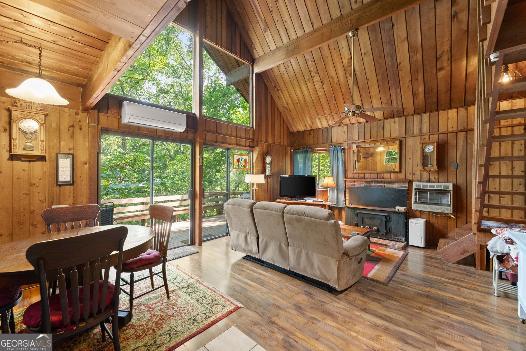 2 bedroom, 1 bathroom, 825 sq ft cabin,single family residence under contract at 302 Normandy Trail, Lavonia, GA 30553 — photo 4