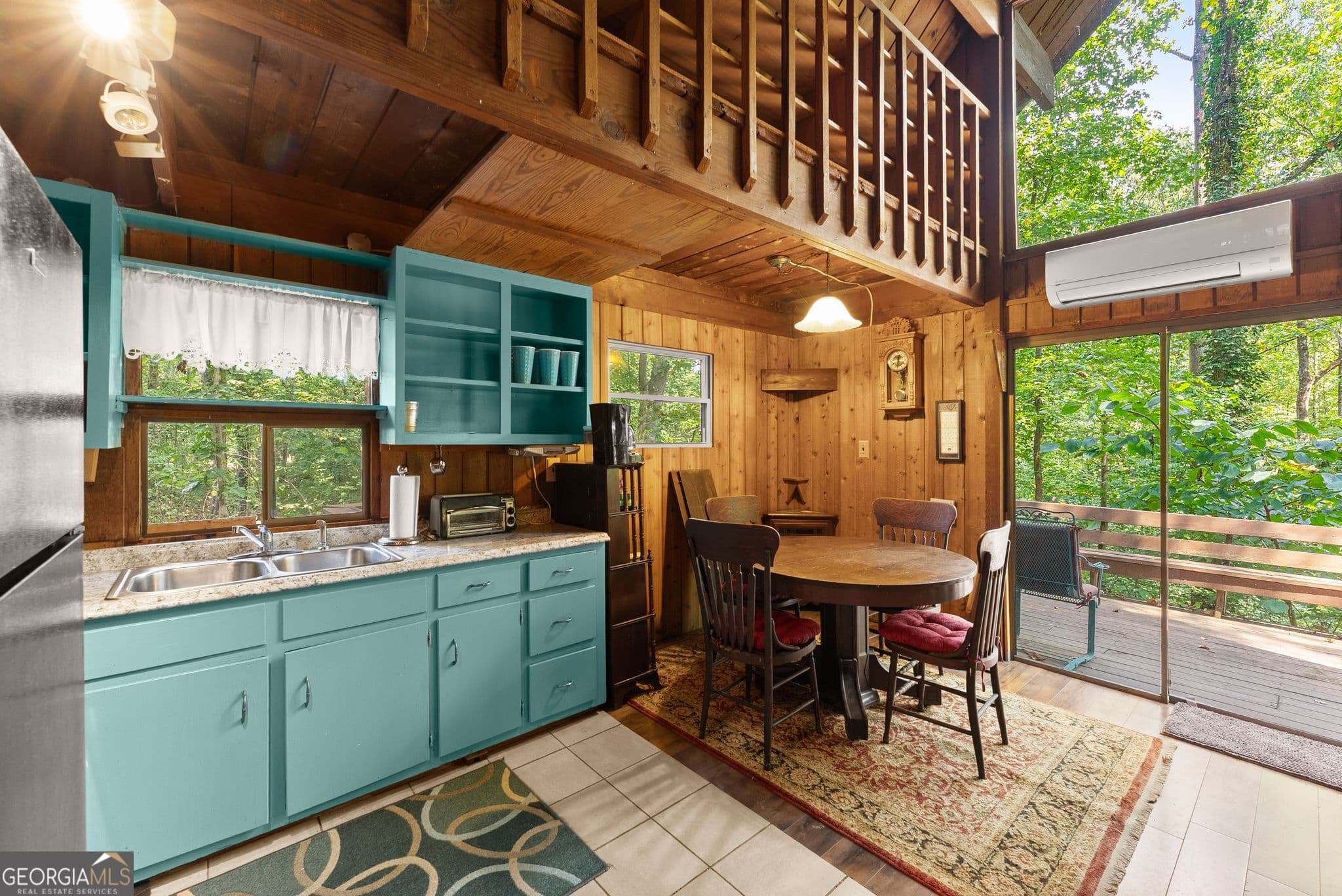 2 bedroom, 1 bathroom, 825 sq ft cabin,single family residence under contract at 302 Normandy Trail, Lavonia, GA 30553 — photo 8
