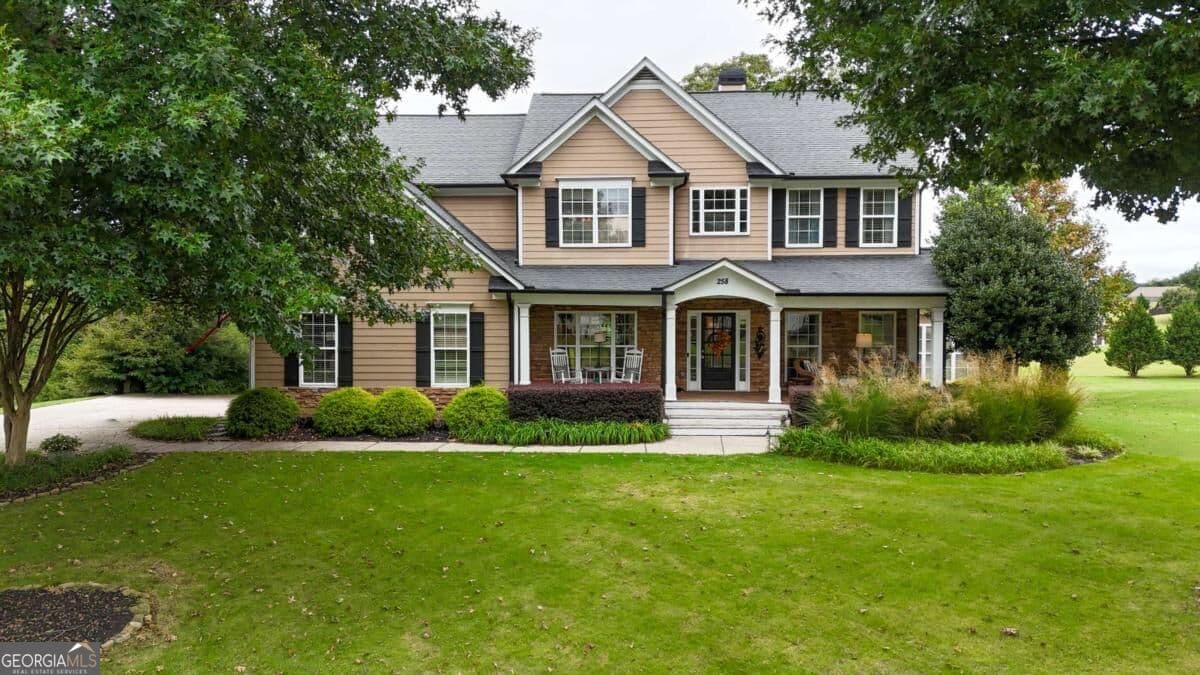 6 bedroom, 4 bathroom, 4,110 sq ft single family residence for sale at 258 Downing Street, Hoschton, GA 30548