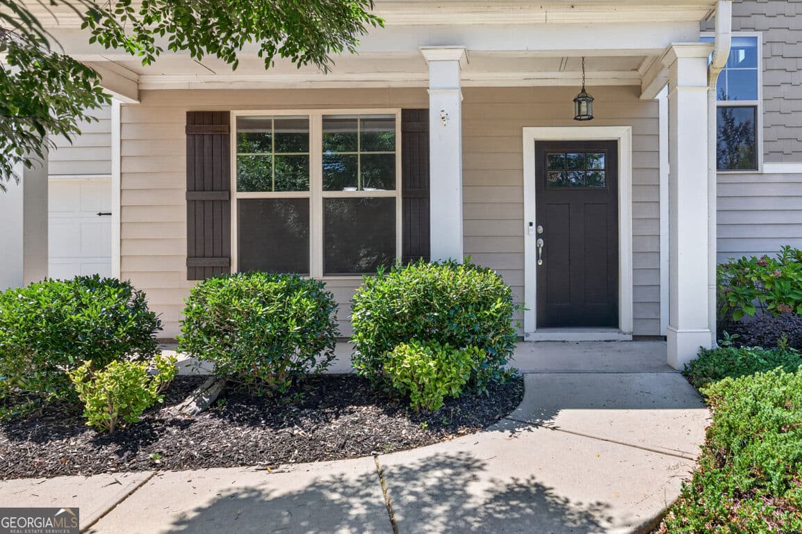 5 bedroom, 3 bathroom, 2,620 sq ft single family residence for sale at 1202 Lincoln Lane, Braselton, GA 30517 — photo 3