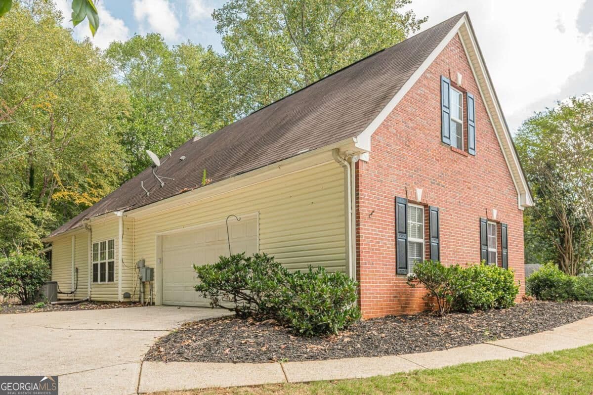 4 bedroom, 2.5 bathroom, 2,675 sq ft single family residence for sale at 36 Miners Way, Braselton, GA 30517 — photo 3