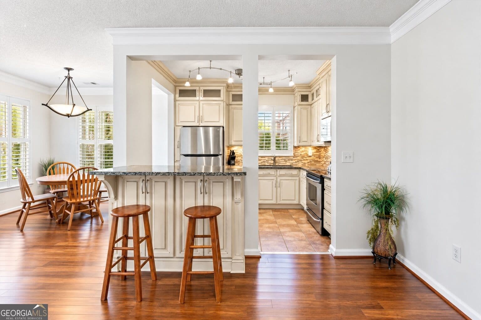 3 bedroom, 2 bathroom, 1,402 sq ft condominium for sale at 10 Perimeter Summit Boulevard 3110, Atlanta, GA 30319 — photo 3