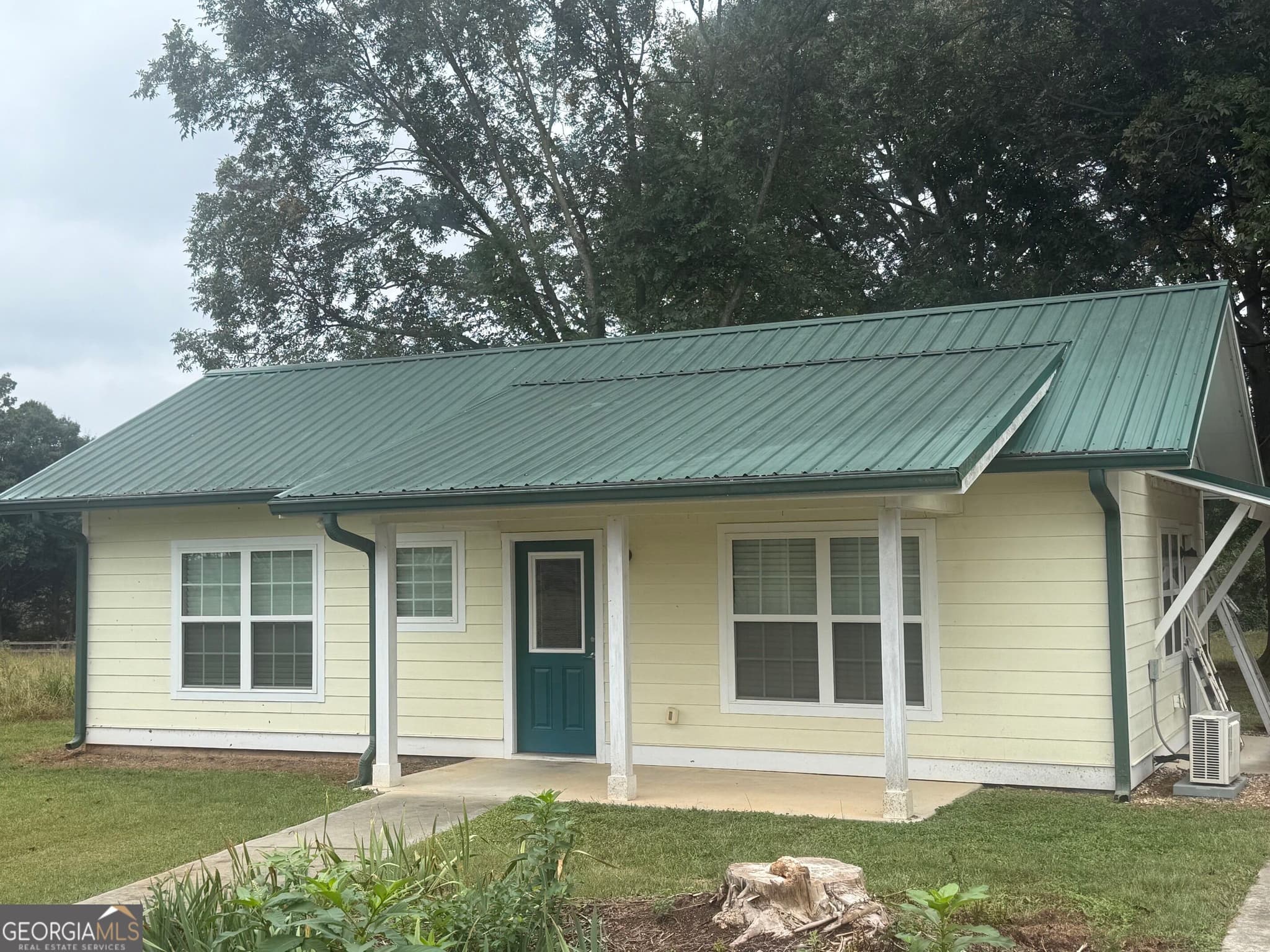 1 bedroom, 1 bathroom, 648 sq ft single family residence for rent at 830 Eagle Grove School Road, Canon, GA 30520 for $1,100 a month