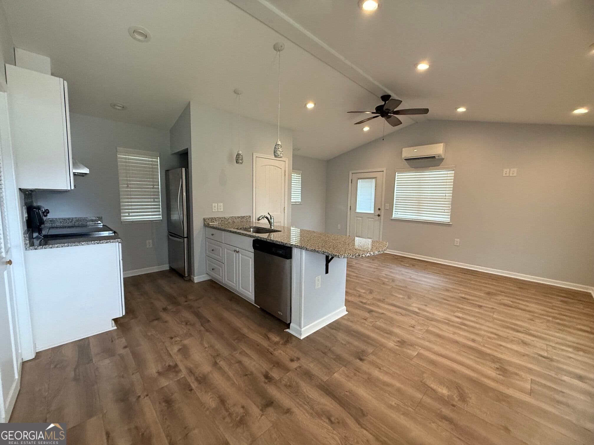 1 bedroom, 1 bathroom, 648 sq ft single family residence for rent at 830 Eagle Grove School Road, Canon, GA 30520 for $1,100 a month — photo 4