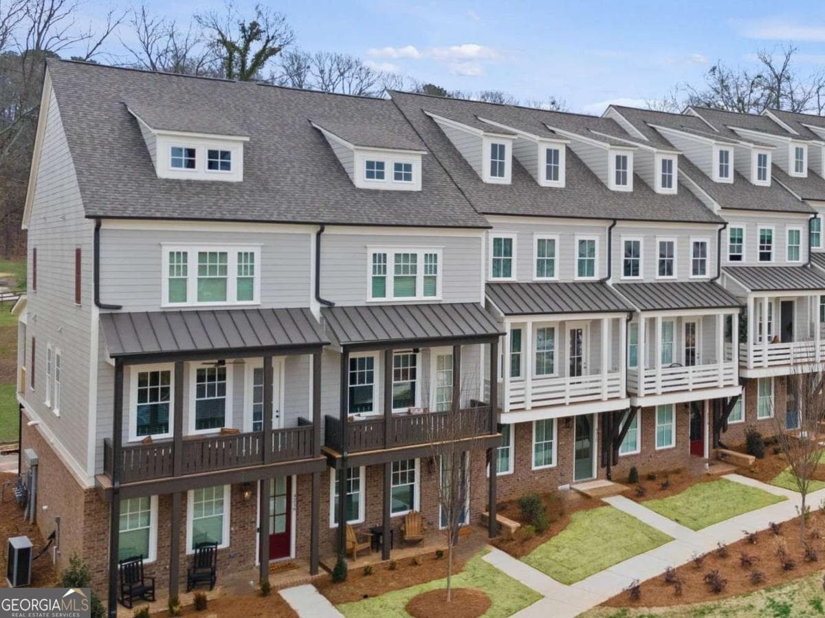 3 bedroom, 3.5 bathroom townhouse sold at 1977 Flying Scotsman Drive 17, Kennesaw, GA 30144