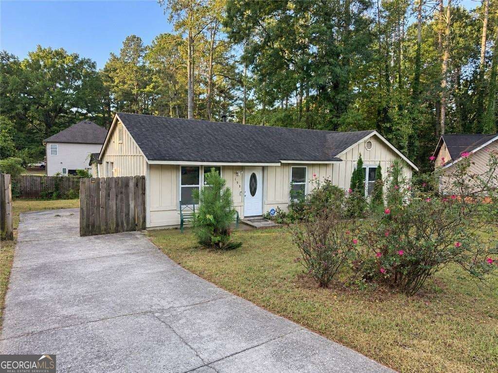 3 bedroom, 2 bathroom, 1,028 sq ft single family residence for sale at 158 Ashwood Court, Riverdale, GA 30274 — photo 2