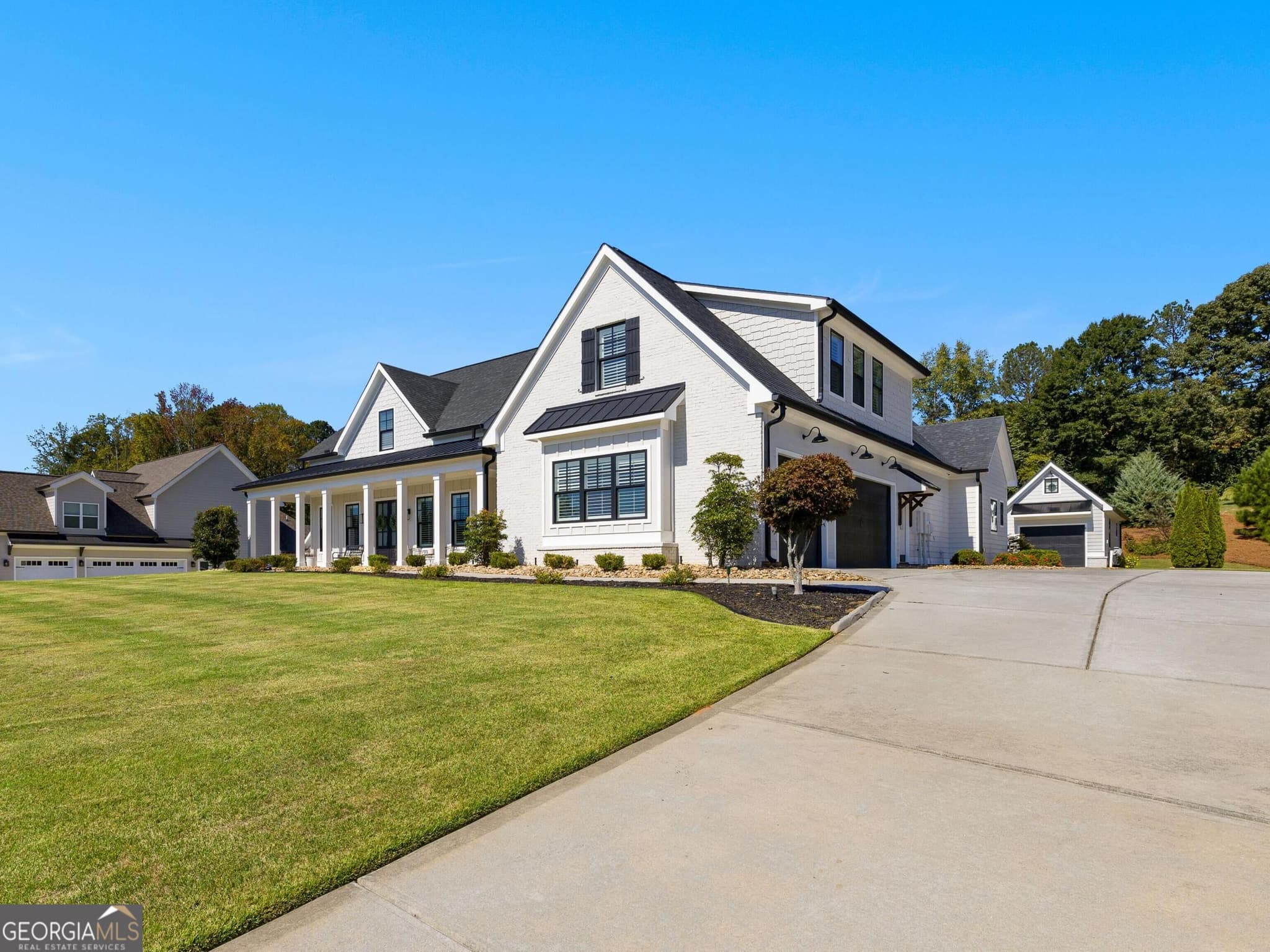 4 bedroom, 3.5 bathroom, 3,170 sq ft single family residence for sale at 160 Brayden Drive, Tyrone, GA 30290 — photo 2