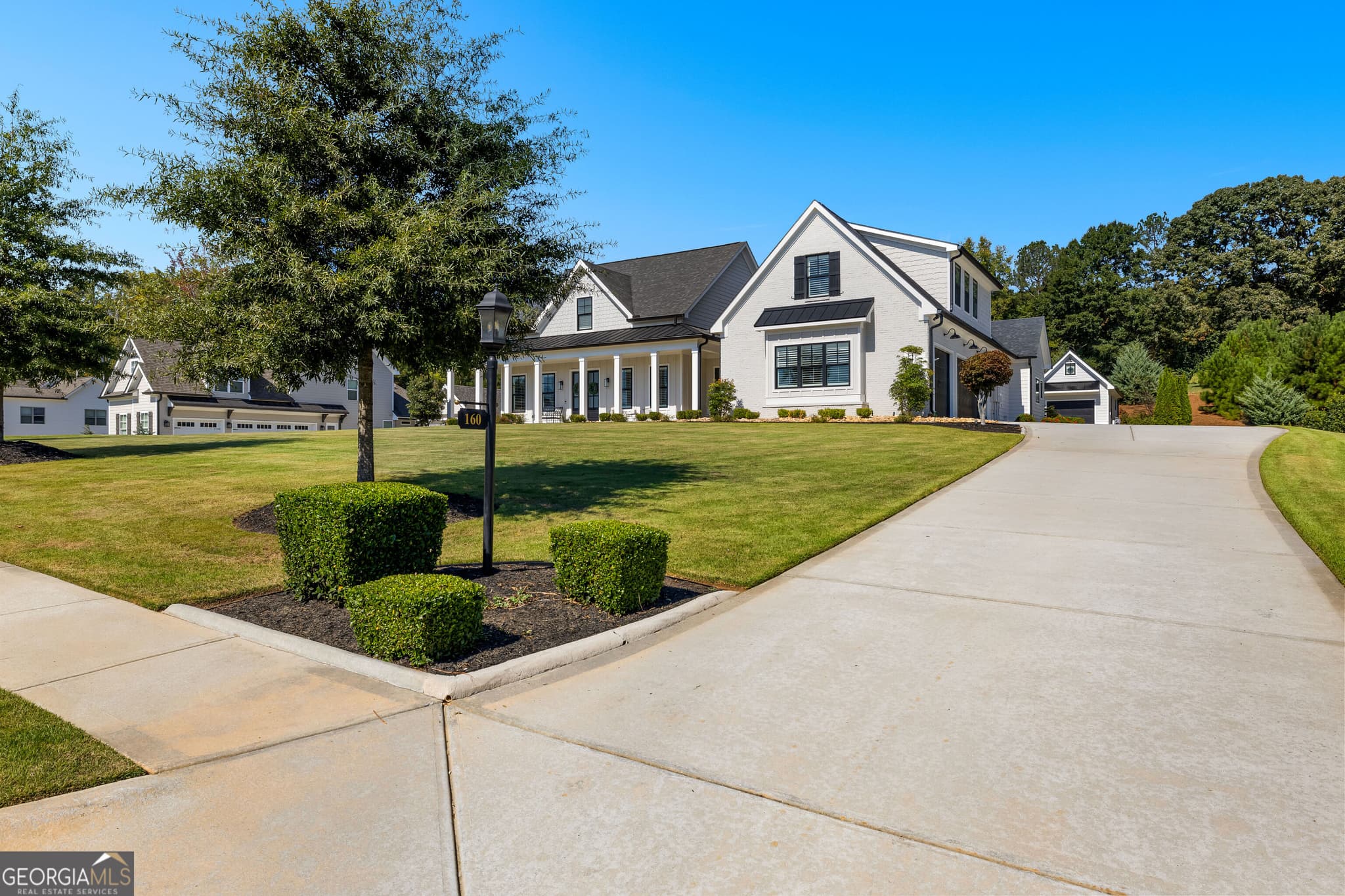 4 bedroom, 3.5 bathroom, 3,170 sq ft single family residence for sale at 160 Brayden Drive, Tyrone, GA 30290 — photo 3
