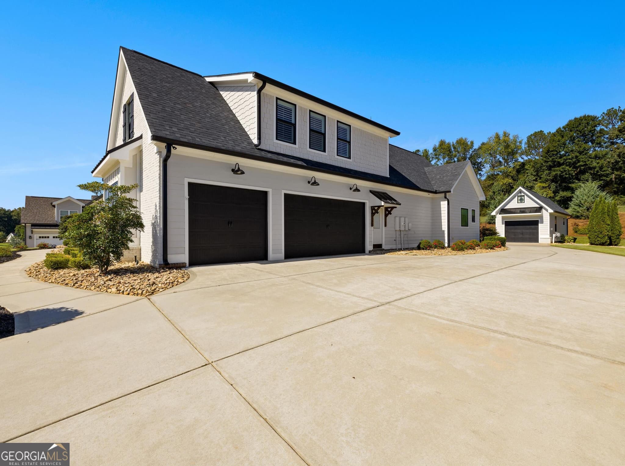 4 bedroom, 3.5 bathroom, 3,170 sq ft single family residence for sale at 160 Brayden Drive, Tyrone, GA 30290 — photo 5