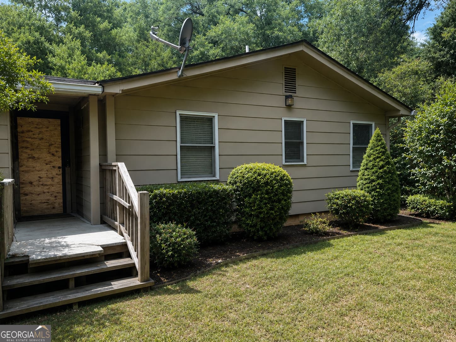 3 bedroom, 1 bathroom, 1,932 sq ft single family residence for sale at 45 Oakwood Drive, Oglethorpe, GA 31068