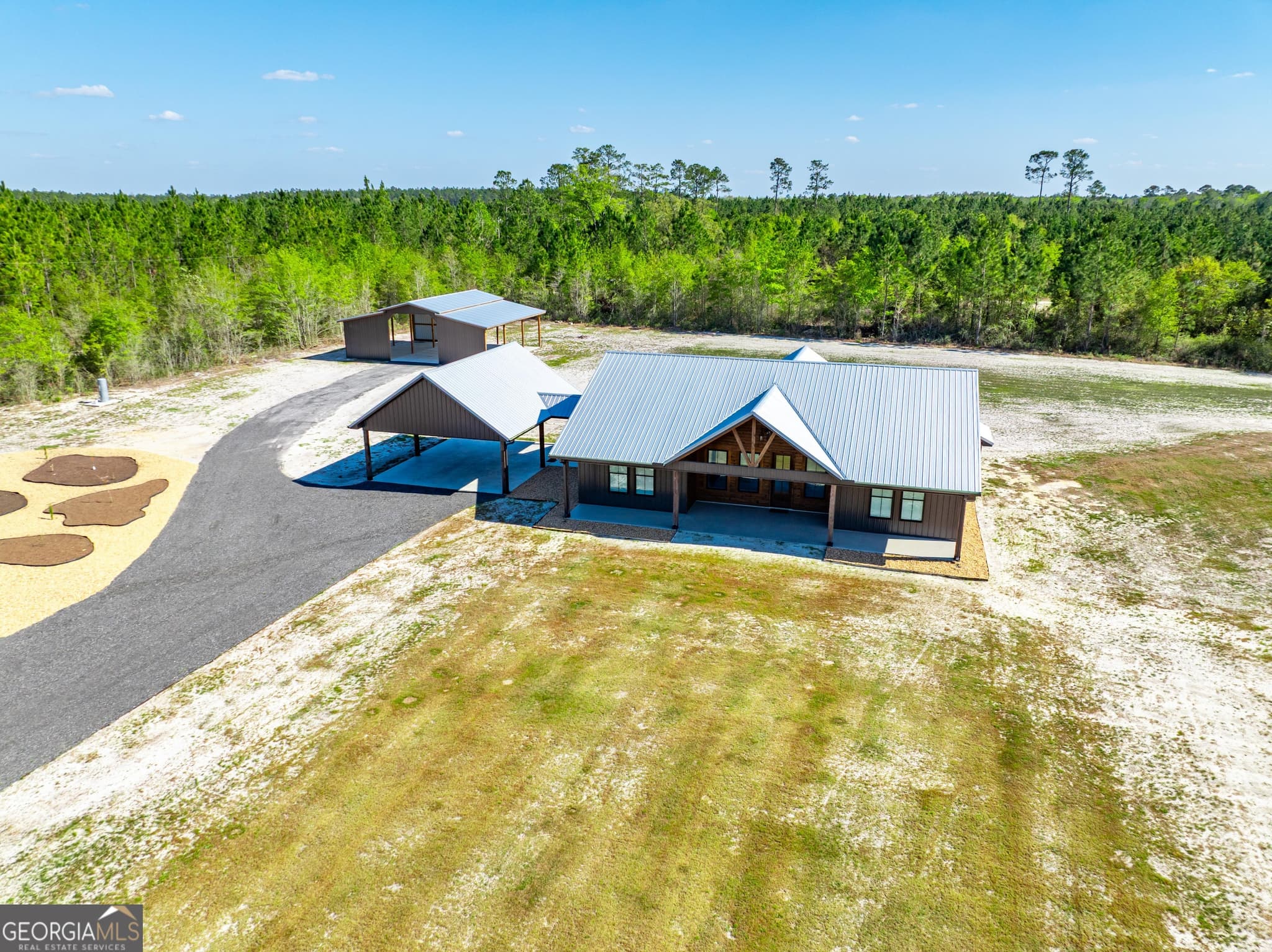 3 bedroom, 2 bathroom, 1,696 sq ft single family residence under contract at 4701 Riggins Road, Blackshear, GA 31516