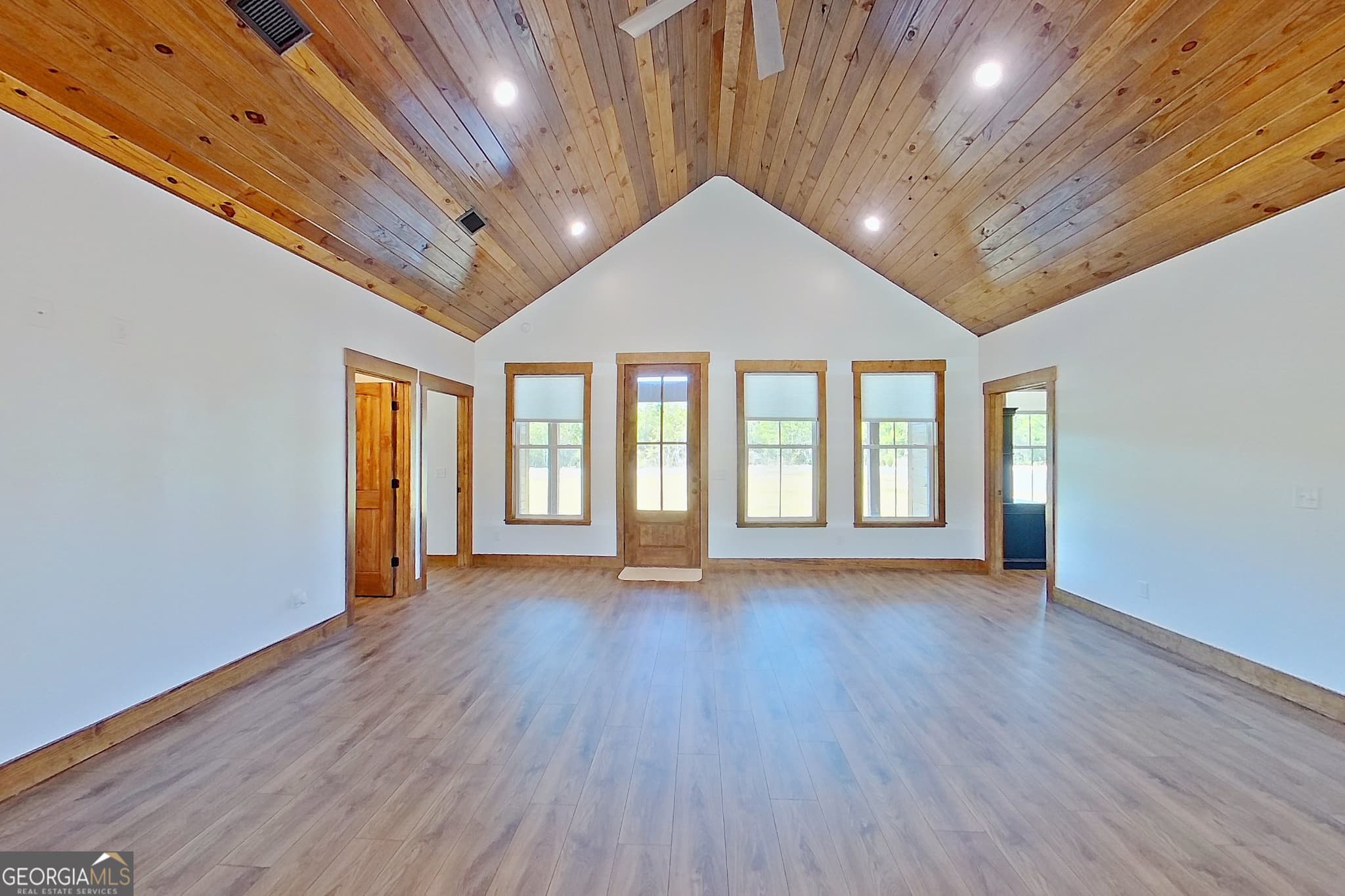 3 bedroom, 2 bathroom, 1,696 sq ft single family residence under contract at 4701 Riggins Road, Blackshear, GA 31516 — photo 9
