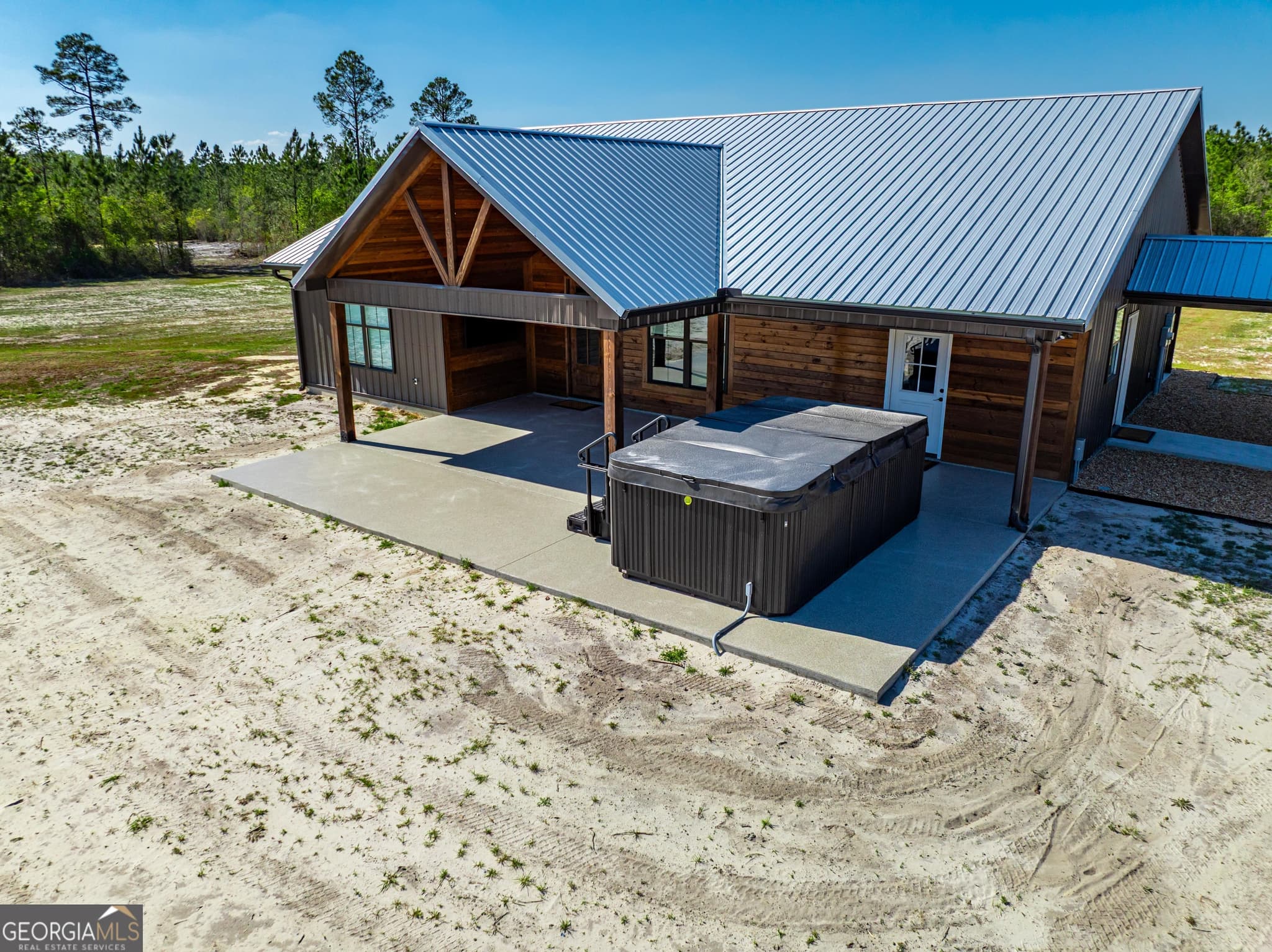3 bedroom, 2 bathroom, 1,696 sq ft single family residence under contract at 4701 Riggins Road, Blackshear, GA 31516 — photo 10