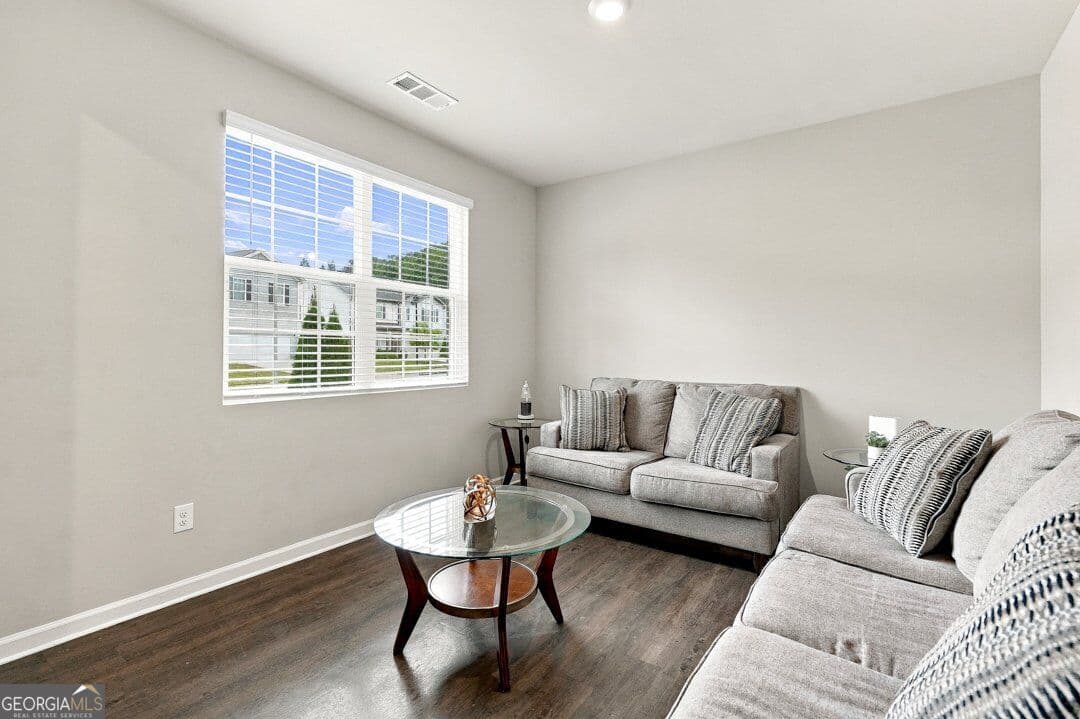 5 bedroom, 3 bathroom, 2,511 sq ft single family residence for sale at 122 Russell Road, Pendergrass, GA 30567 — photo 5