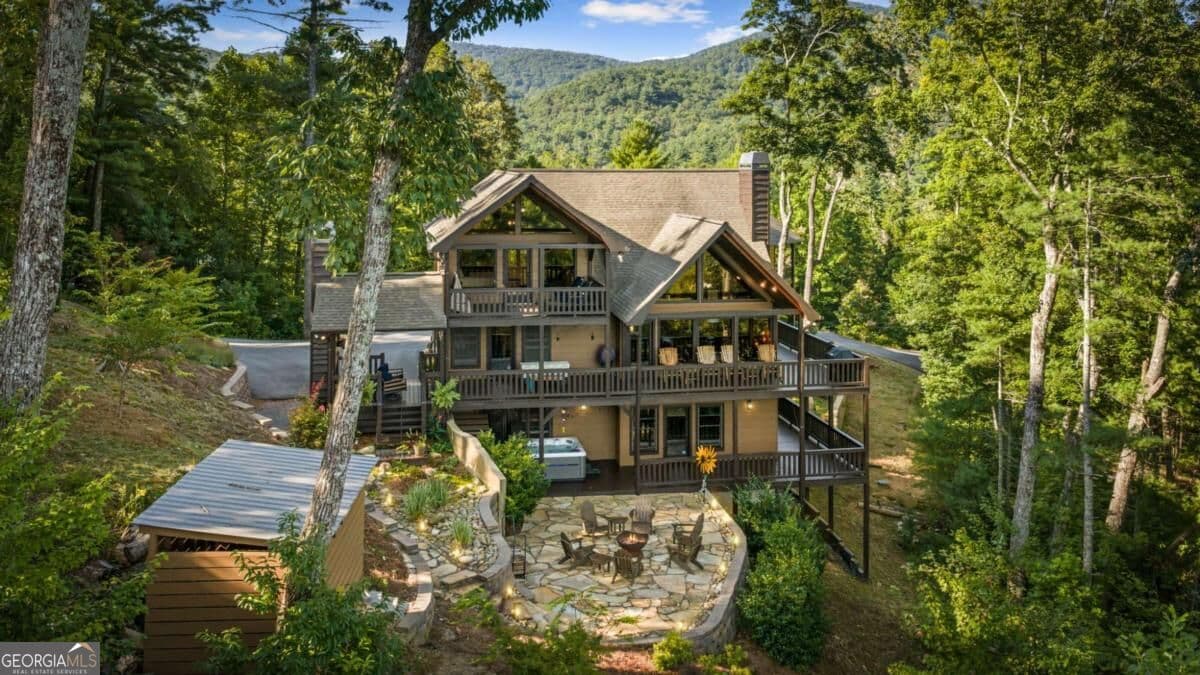 5 bedroom, 4 bathroom, 4,995 sq ft cabin,single family residence for sale at 321 Quail Ridge Road, Epworth, GA 30541 — photo 3