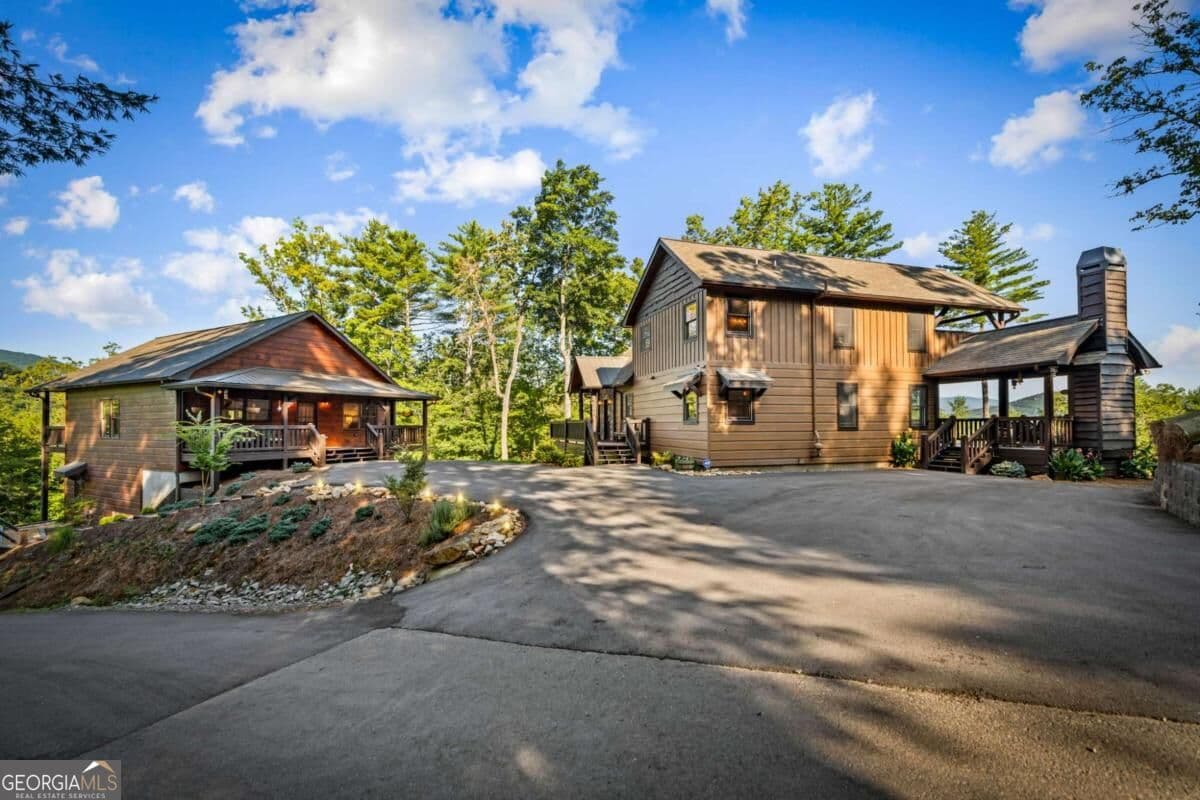 5 bedroom, 4 bathroom, 4,995 sq ft cabin,single family residence for sale at 321 Quail Ridge Road, Epworth, GA 30541 — photo 4