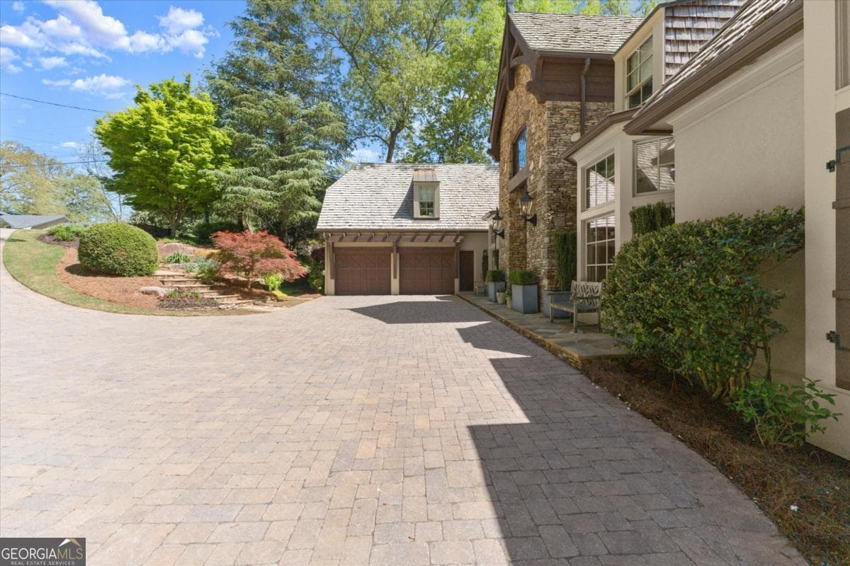 7 bedroom, 8.5 bathroom single family residence for sale at 581 Pine Valley Road, Marietta, GA 30067 — photo 3