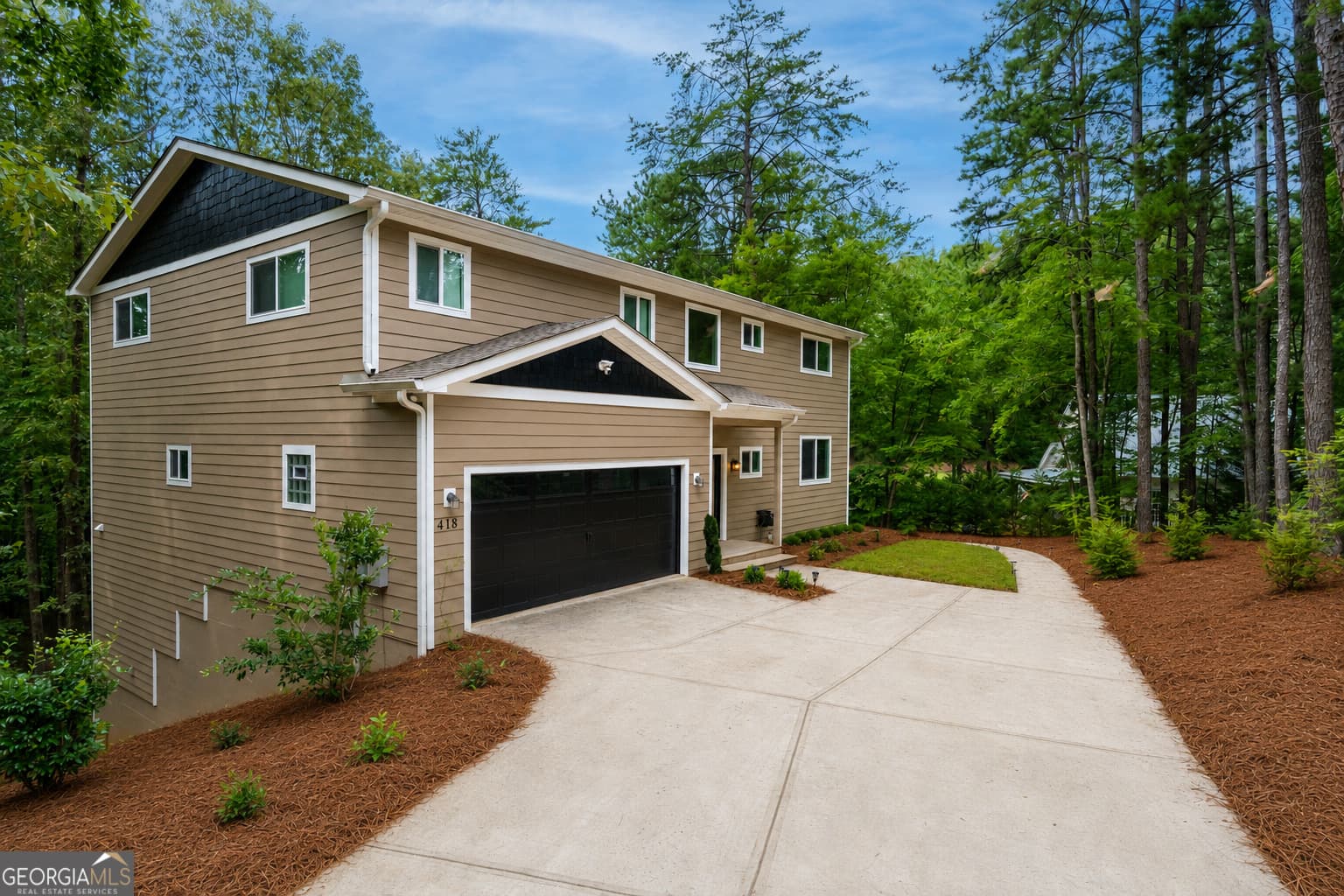 4 bedroom, 4.5 bathroom, 4,551 sq ft single family residence for sale at 418 Wilfar Strasse, Helen, GA 30545 — photo 3