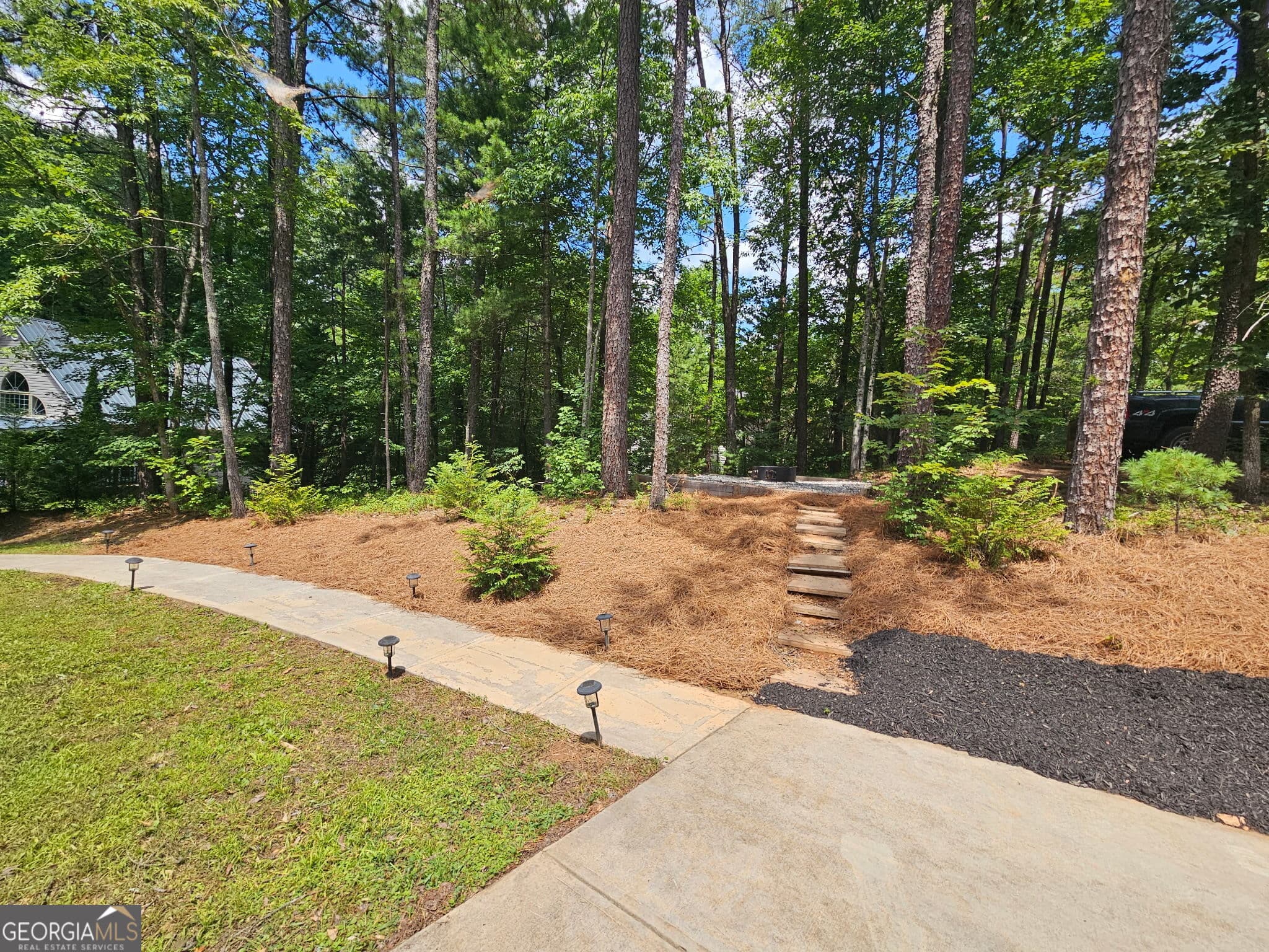4 bedroom, 4.5 bathroom, 4,551 sq ft single family residence for sale at 418 Wilfar Strasse, Helen, GA 30545 — photo 5