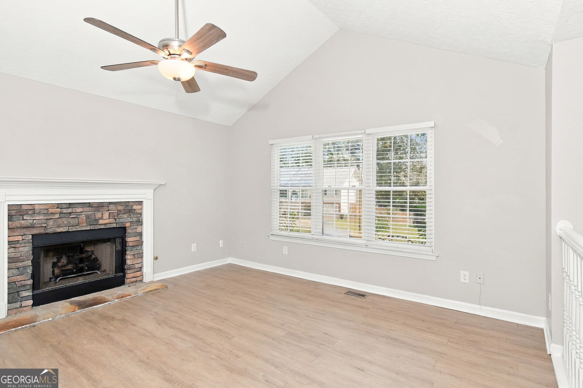 4 bedroom, 3 bathroom, 2,674 sq ft single family residence for sale at 78 Summer Lake Place, Dallas, GA 30157 — photo 4