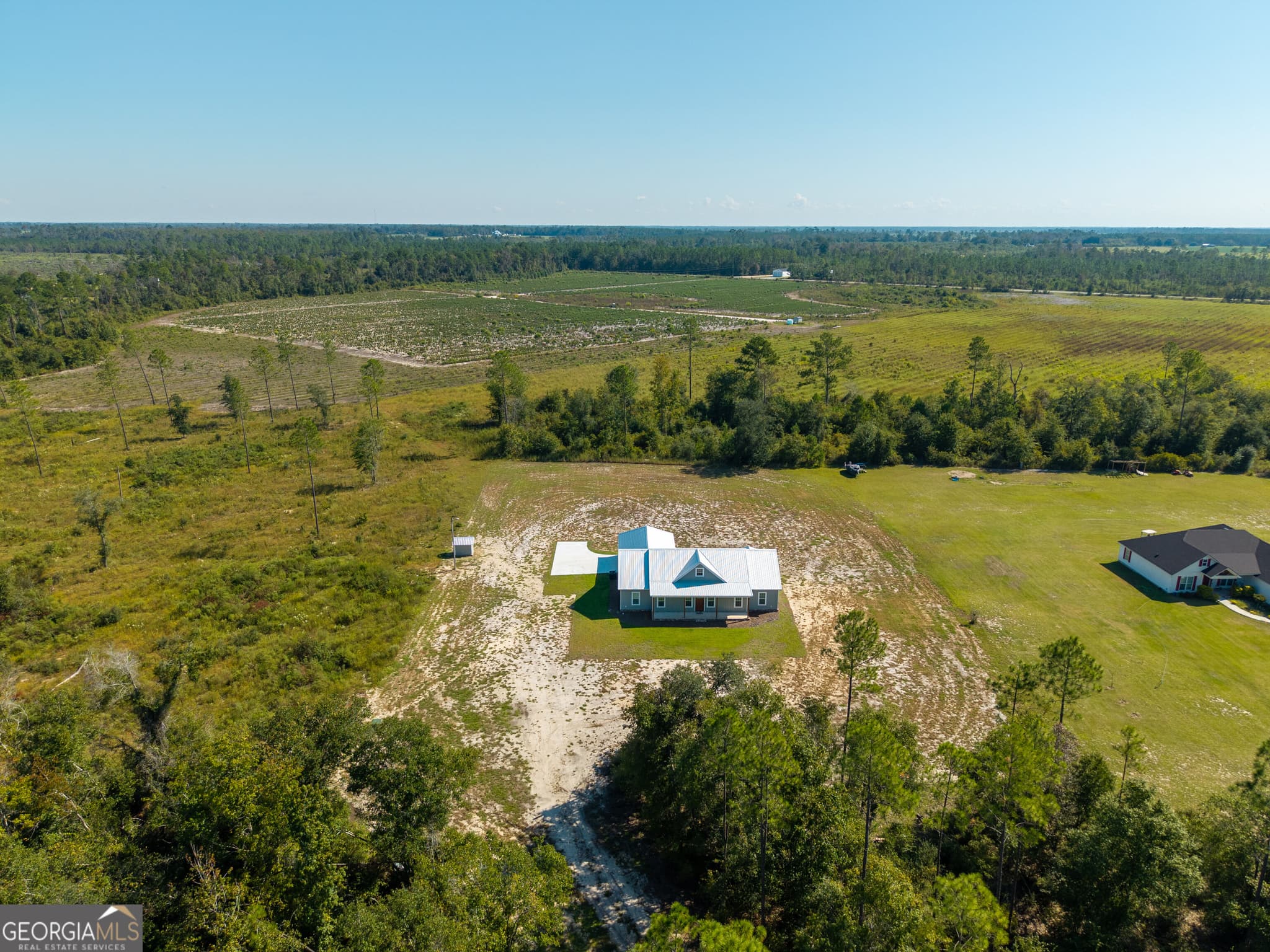 3 bedroom, 2.5 bathroom, 2,007 sq ft single family residence for sale at 72 River Road, Lakeland, GA 31635 — photo 2