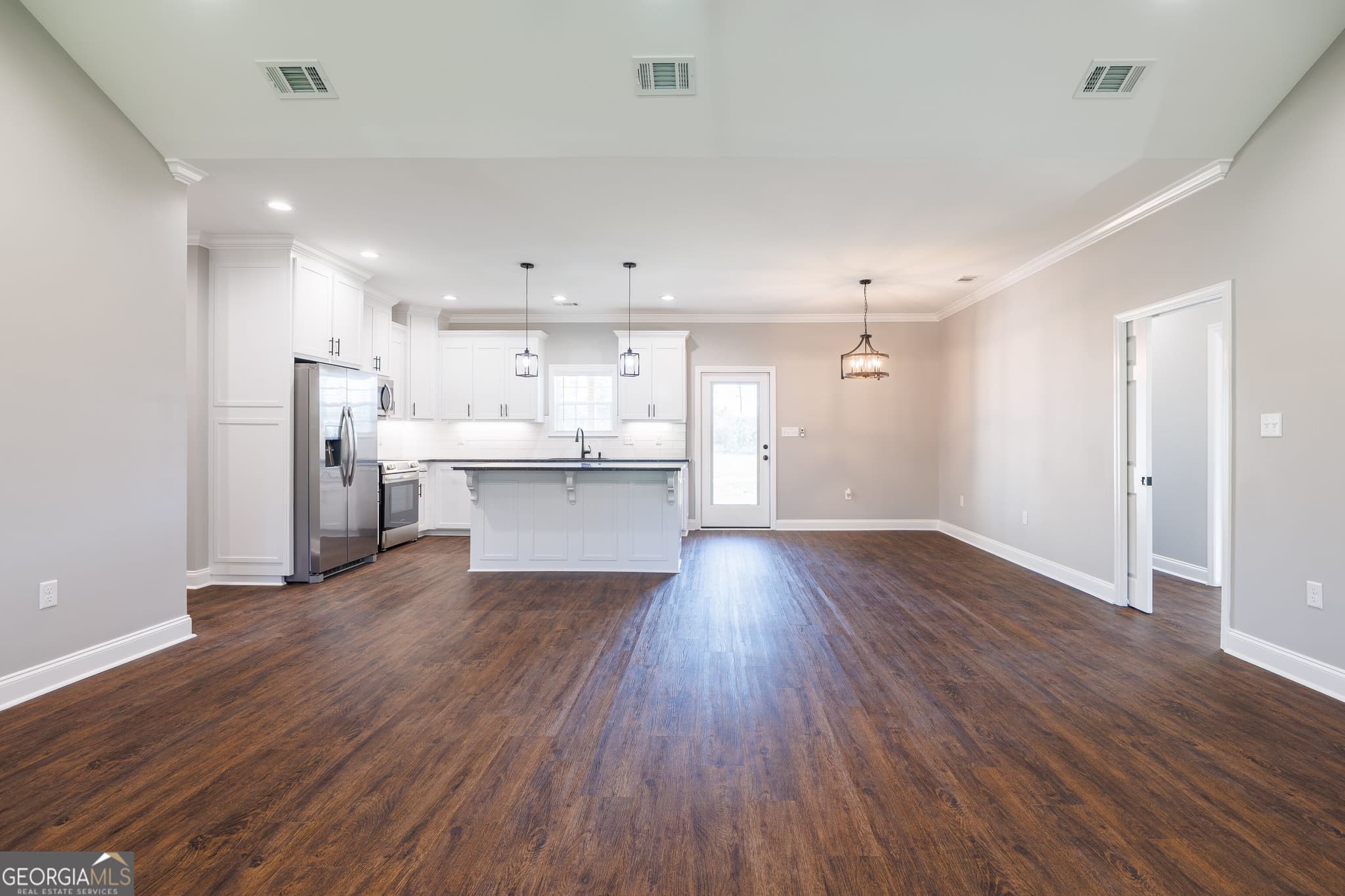 3 bedroom, 2.5 bathroom, 2,007 sq ft single family residence for sale at 72 River Road, Lakeland, GA 31635 — photo 9