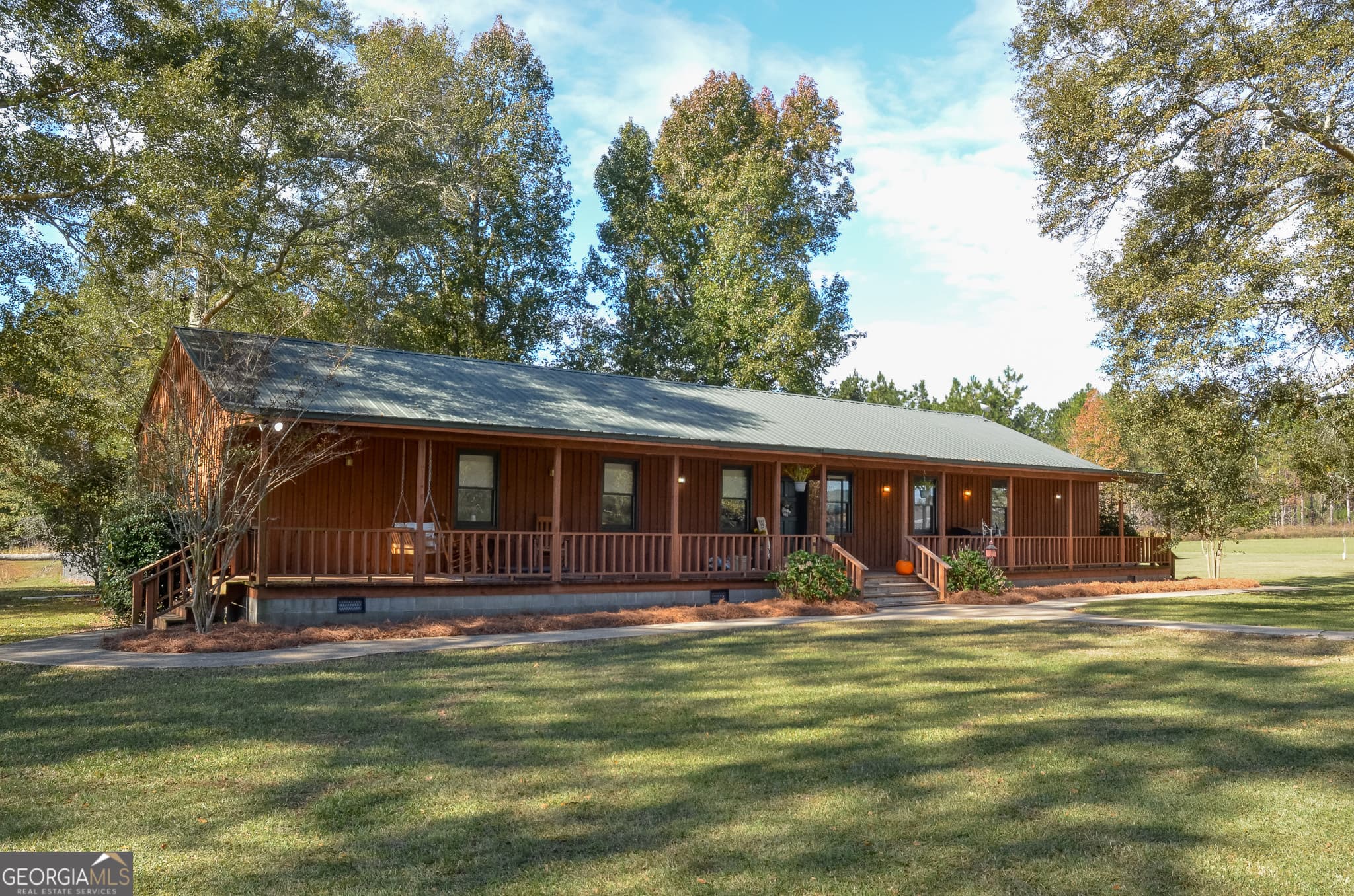 4 bedroom, 2.5 bathroom, 2,400 sq ft single family residence sold at 1828 Hooks Mill Road, Leslie, GA 31764