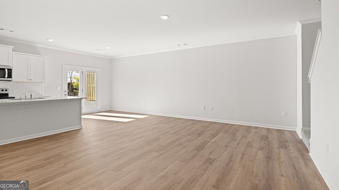4 bedroom, 2.5 bathroom, 1,877 sq ft single family residence for sale at 4408 Manor Hill Drive, Union City, GA 30291 — photo 8