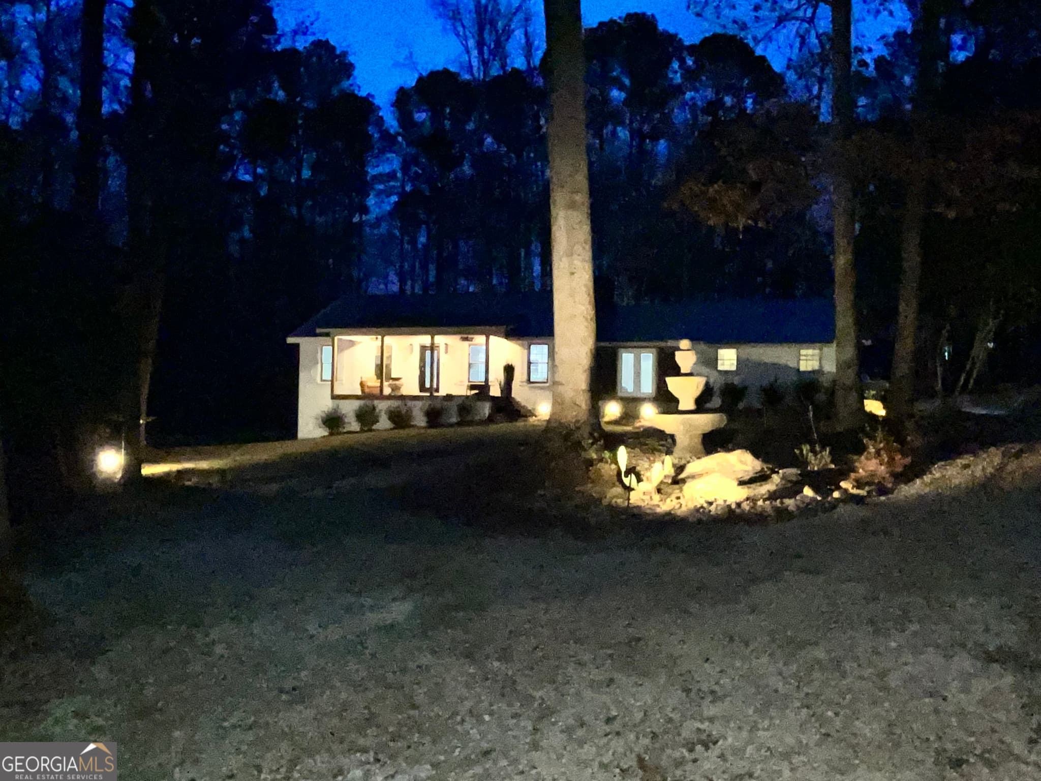 5 bedroom, 4 bathroom, 2,600 sq ft single family residence for sale at 4360 SW Stonewall Tell Road, College Park, GA 30349 — photo 2