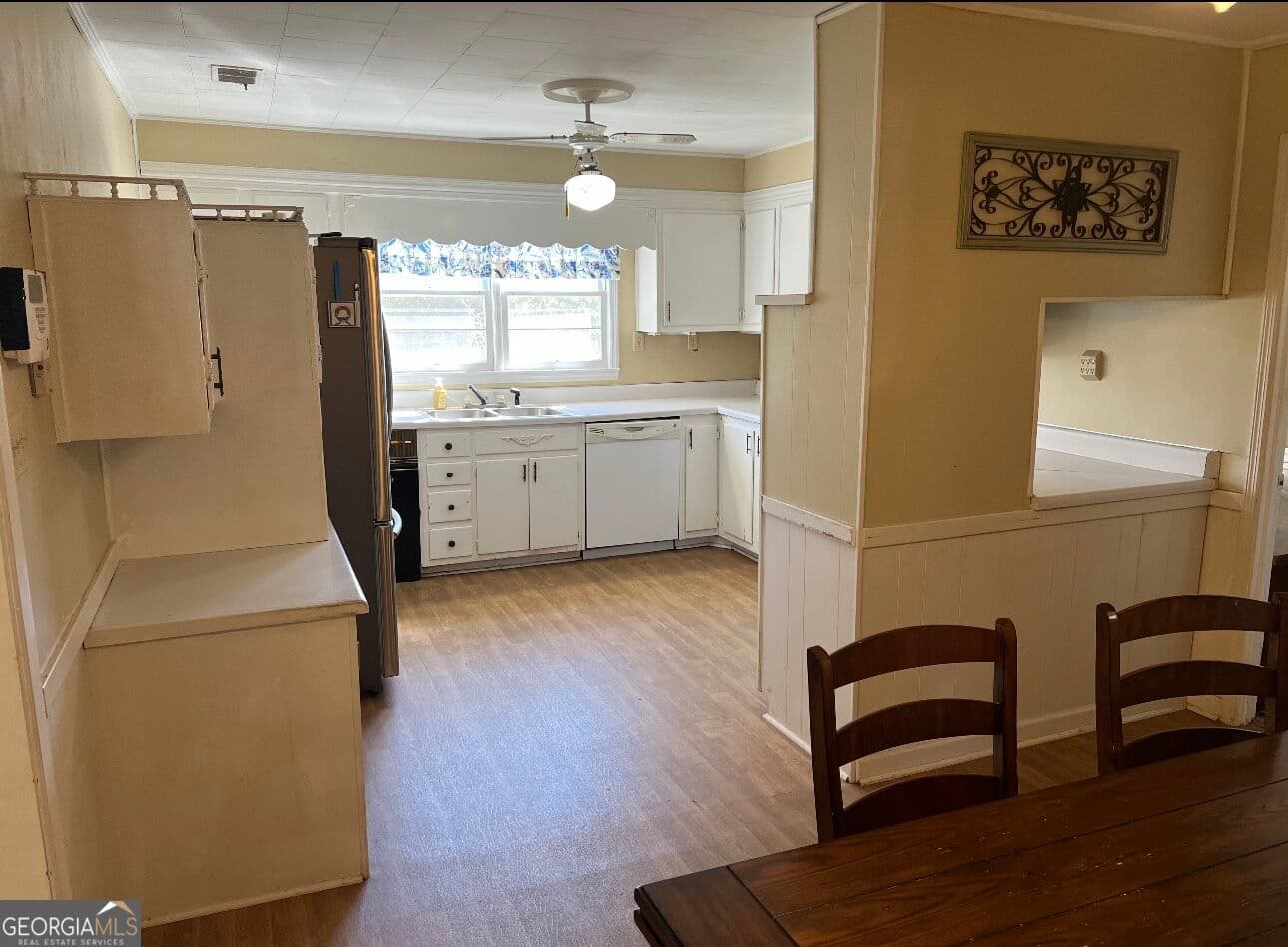 3 bedroom, 1.5 bathroom, 1,880 sq ft single family residence for sale at 3144 Highway 20, Conyers, GA 30013 — photo 10