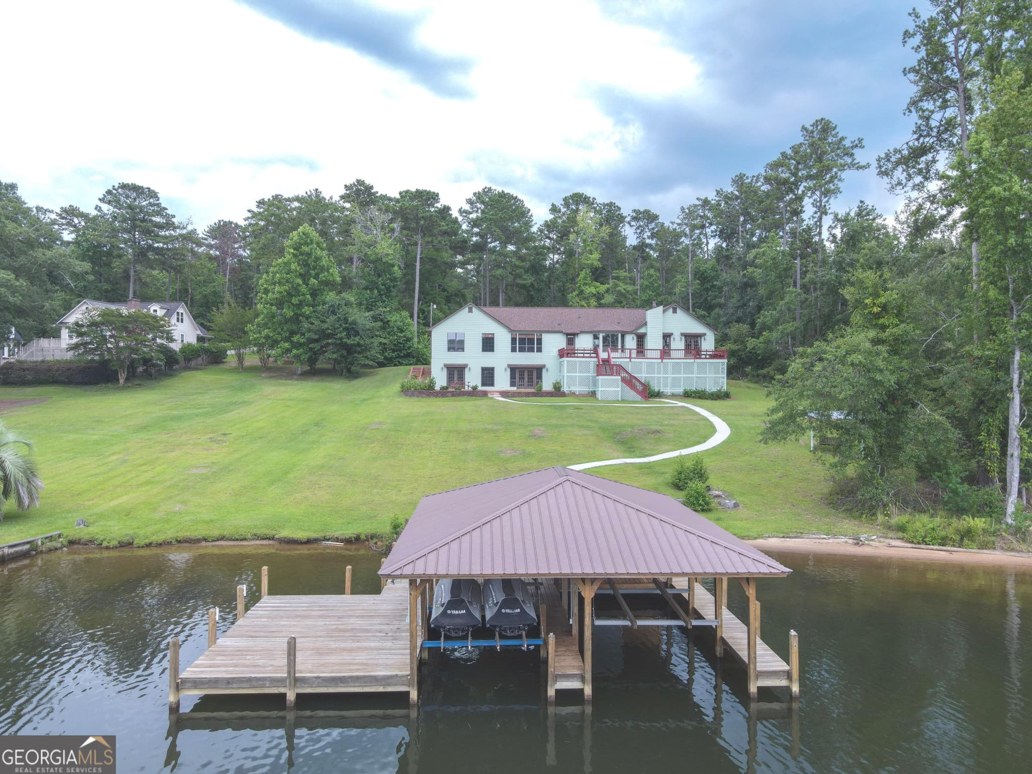 5 bedroom, 4.5 bathroom, 4,411 sq ft single family residence for sale at 81 Mariners Drive, Milledgeville, GA 31061 — photo 2