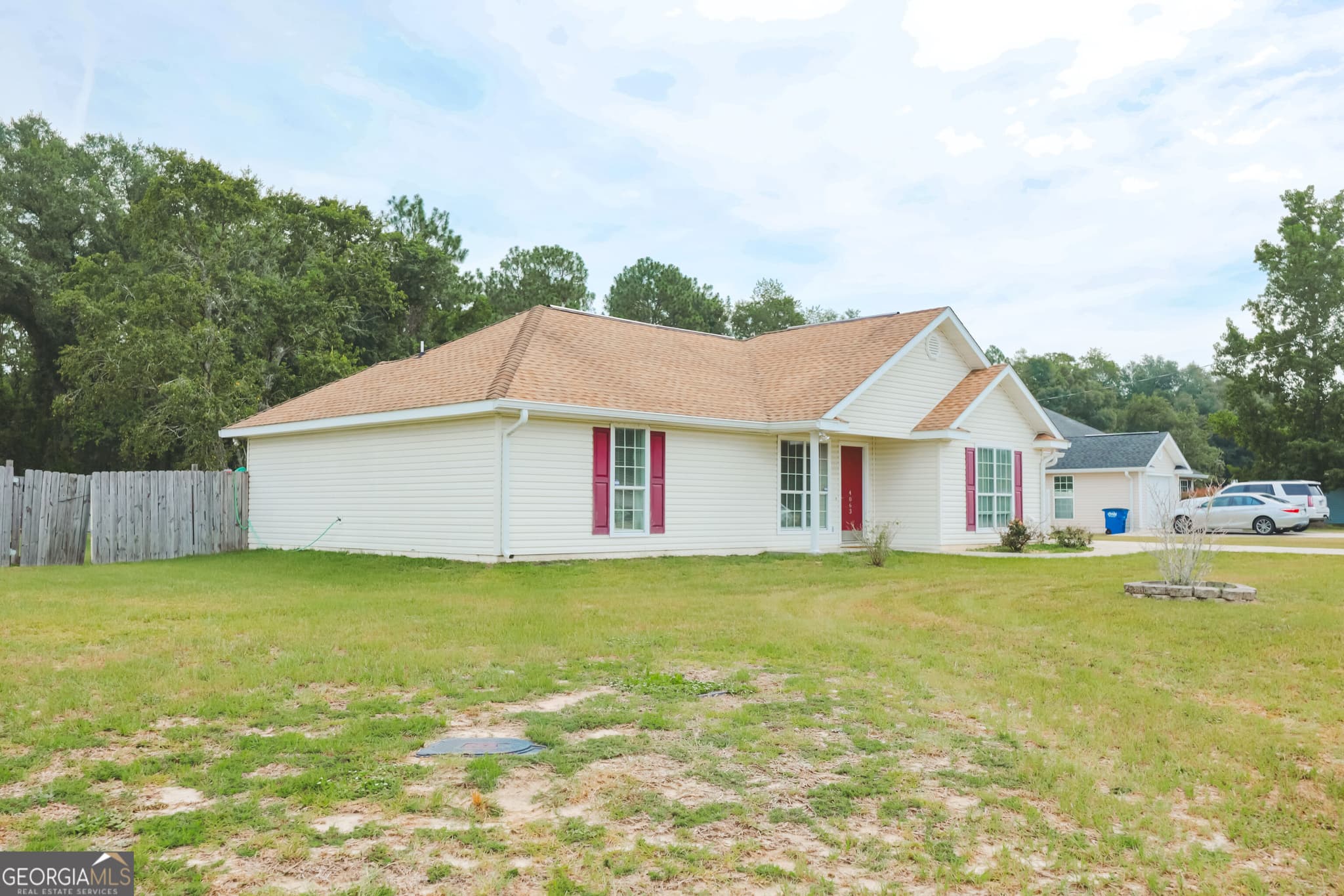 3 bedroom, 2 bathroom, 1,327 sq ft single family residence for sale at 4063 Meadow Circle, Blackshear, GA 31516 — photo 3