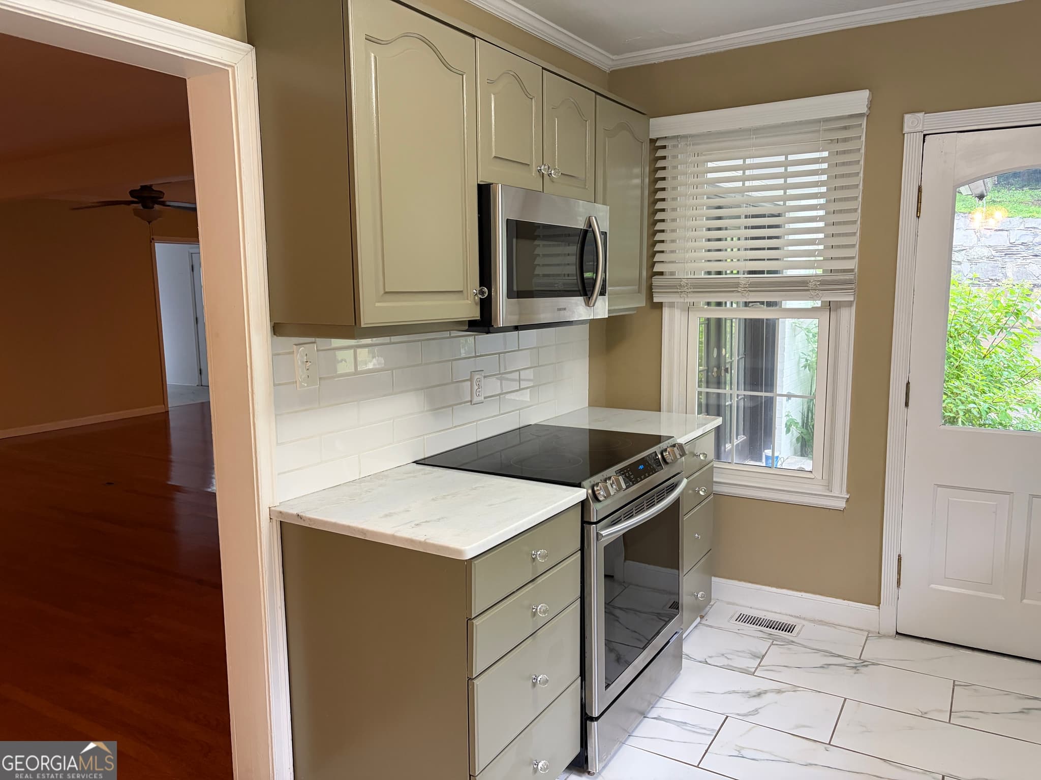 4 bedroom, 2.5 bathroom, 2,593 sq ft single family residence for sale at 323 Trammell Street, Calhoun, GA 30701 — photo 10