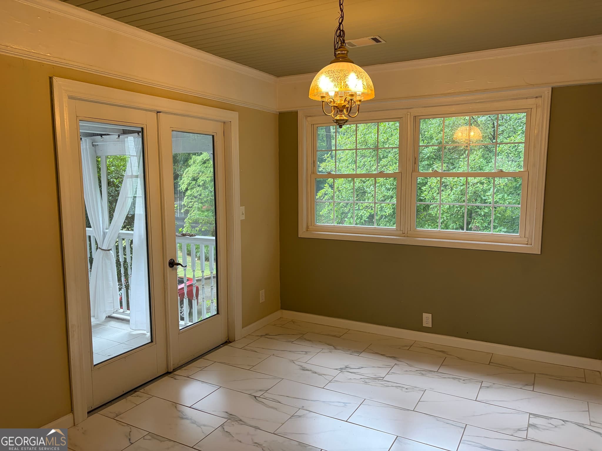 4 bedroom, 2.5 bathroom, 2,593 sq ft single family residence for sale at 323 Trammell Street, Calhoun, GA 30701 — photo 8
