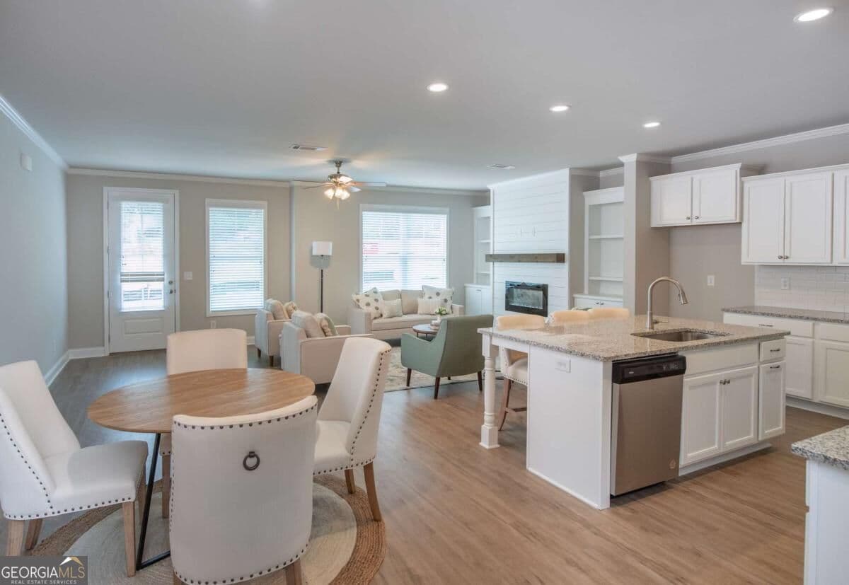 3 bedroom, 2.5 bathroom, 2,100 sq ft townhouse for sale at 5357 Gray Birch Bend 91, Flowery Branch, GA 30542 — photo 4