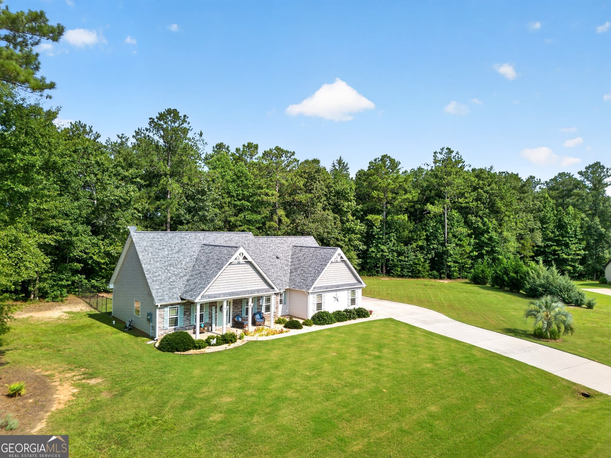 4 bedroom, 3 bathroom, 2,185 sq ft single family residence for sale at 225 Cole Forest Boulevard, Barnesville, GA 30204 — photo 7